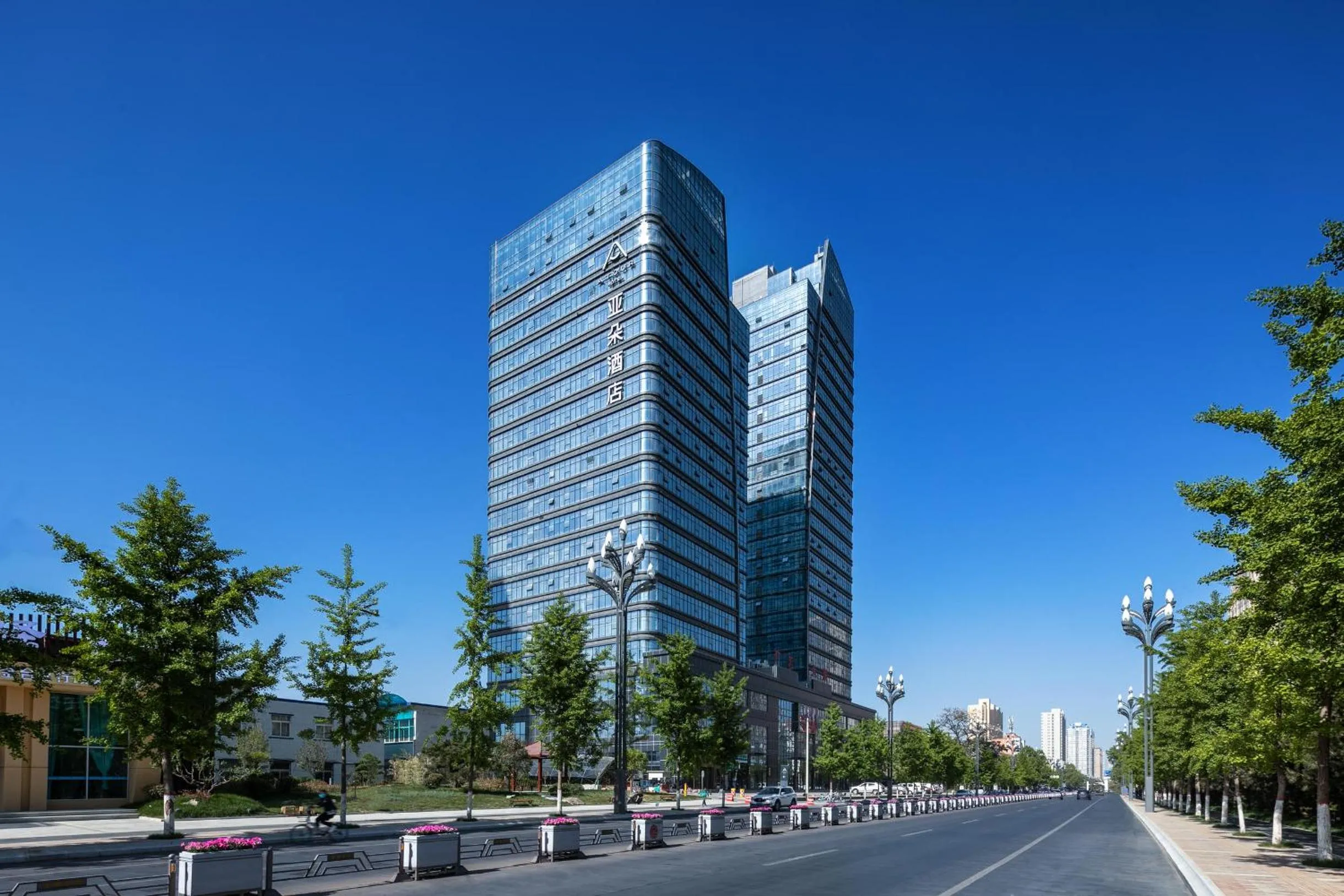 Property building in Atour Hotel Baoji Raiway Station Xingzheng Avenue