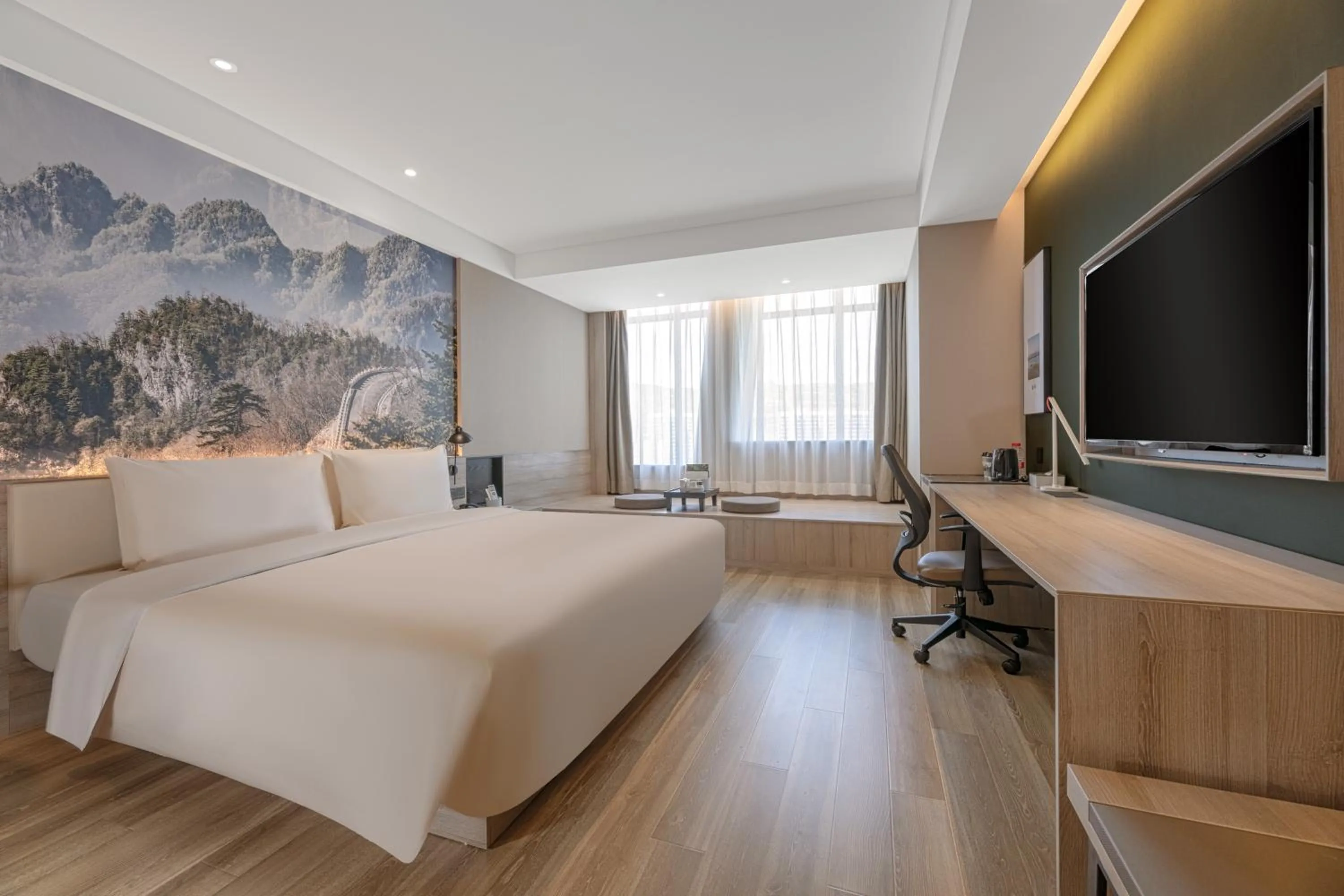 Photo of the whole room, Bed in Atour Hotel Baoji Raiway Station Xingzheng Avenue