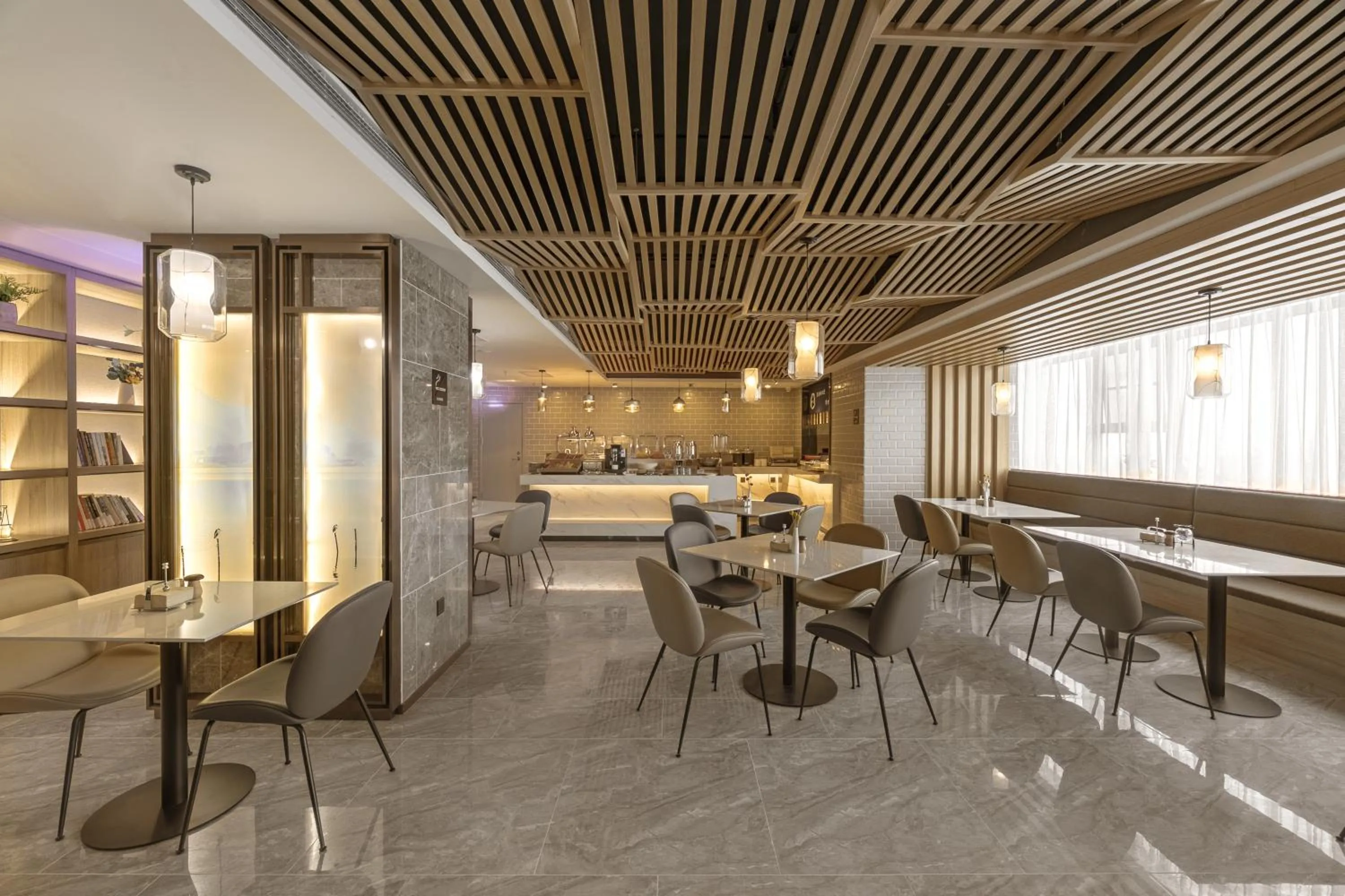 Restaurant/places to eat in Atour Hotel Baoji Raiway Station Xingzheng Avenue