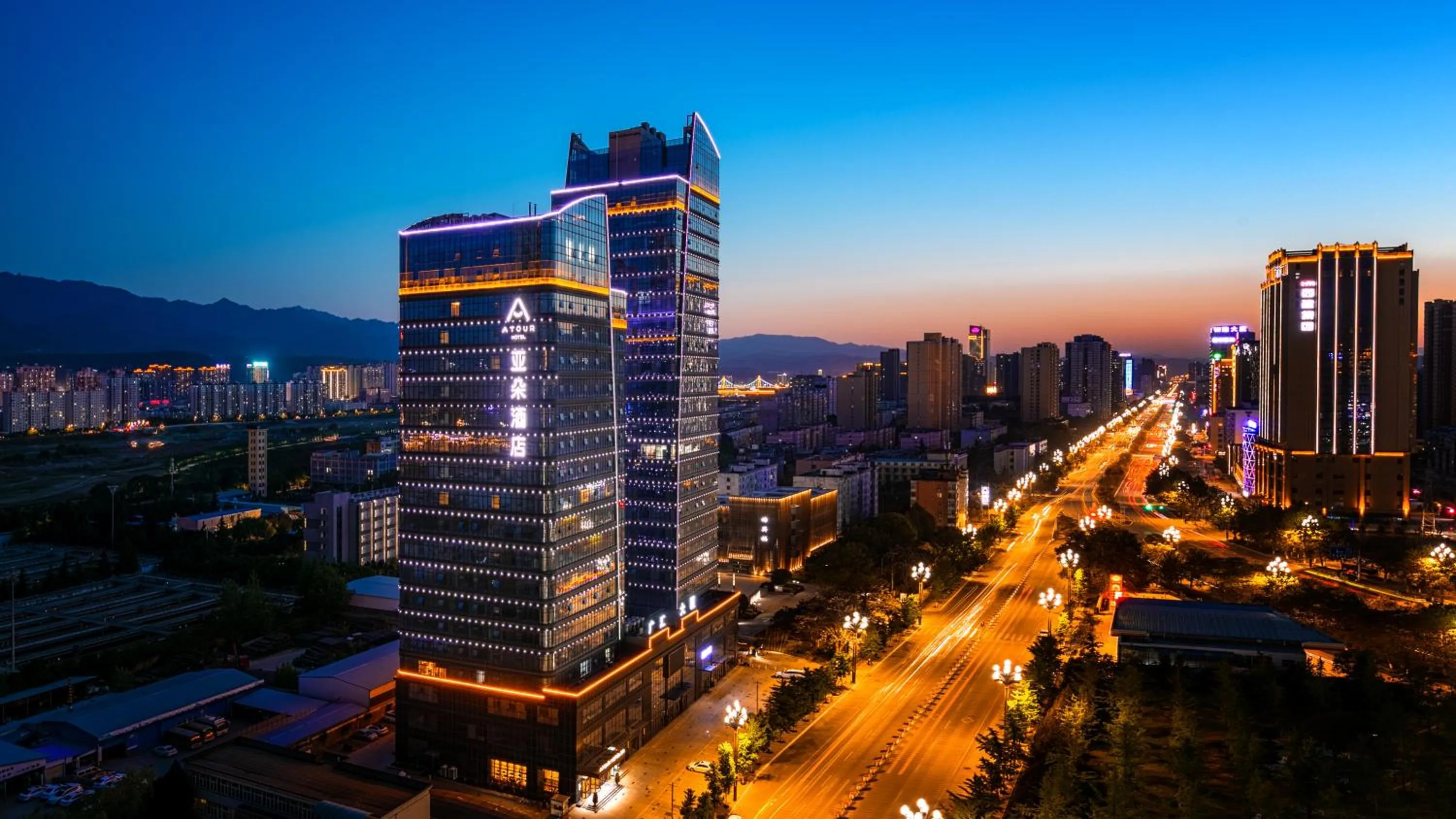 Property building in Atour Hotel Baoji Raiway Station Xingzheng Avenue
