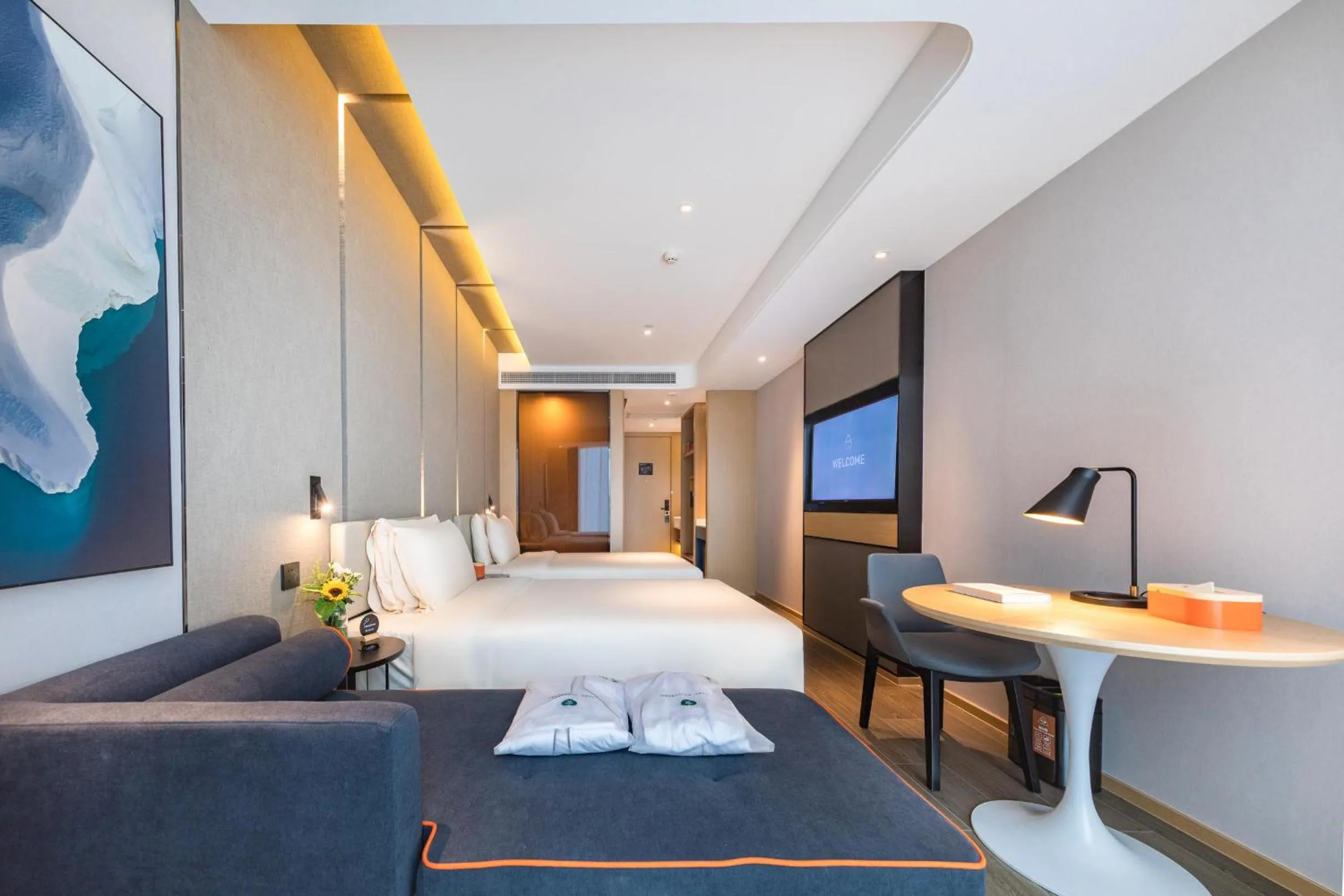 Bed in Atour Hotel Shanghai Wujiaochang Daxue Road