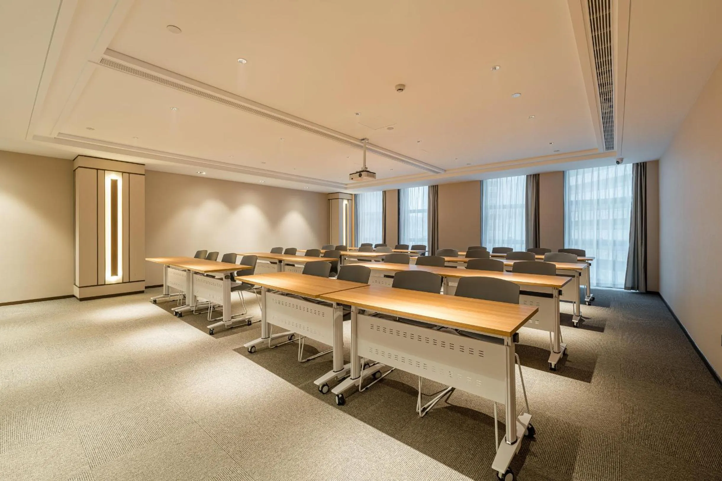 Atour Hotel Nanjing Dongshan Cars 4S Park