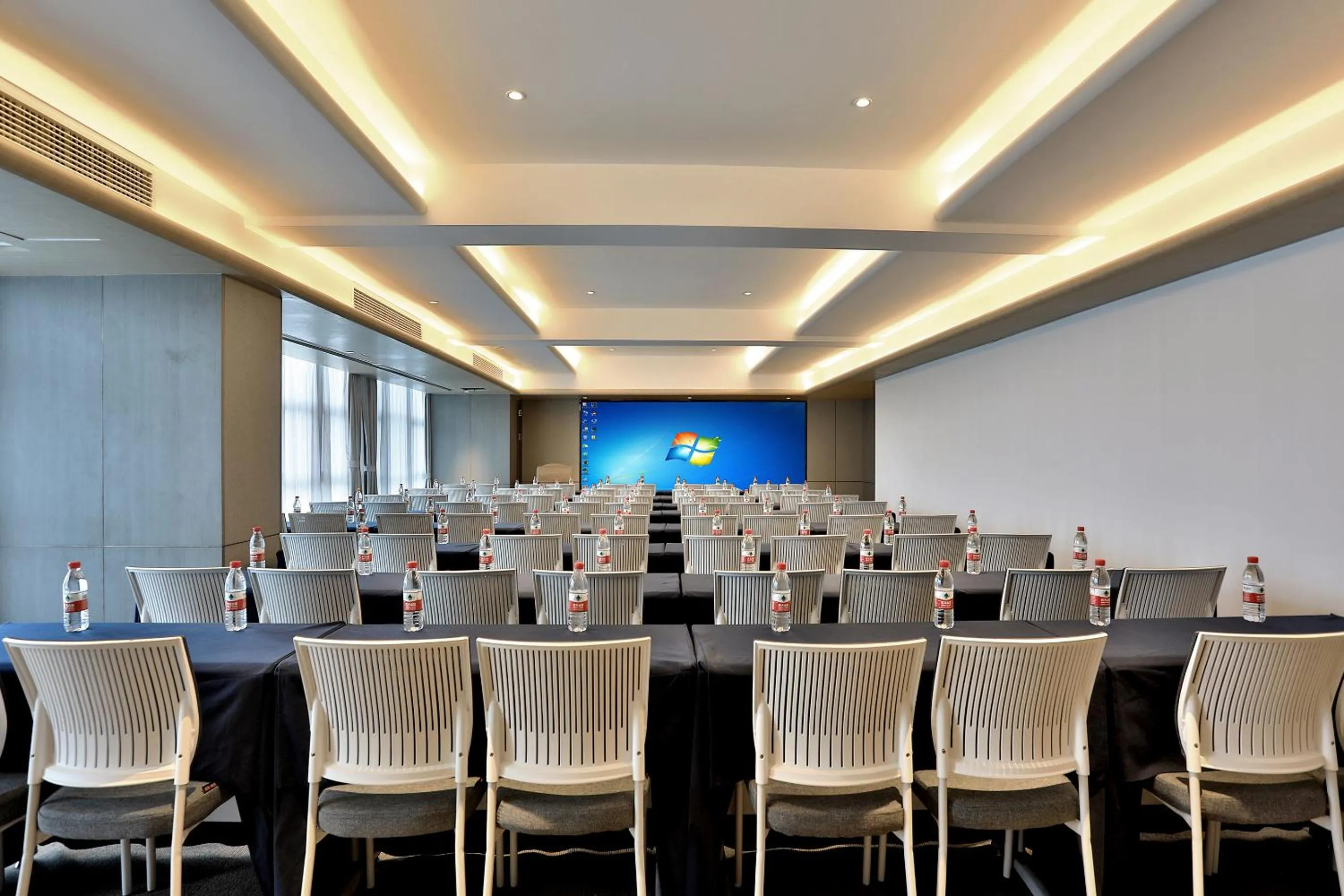 Meeting/conference room in Atour Hotel Nanjing Olympics Sports Center CBD