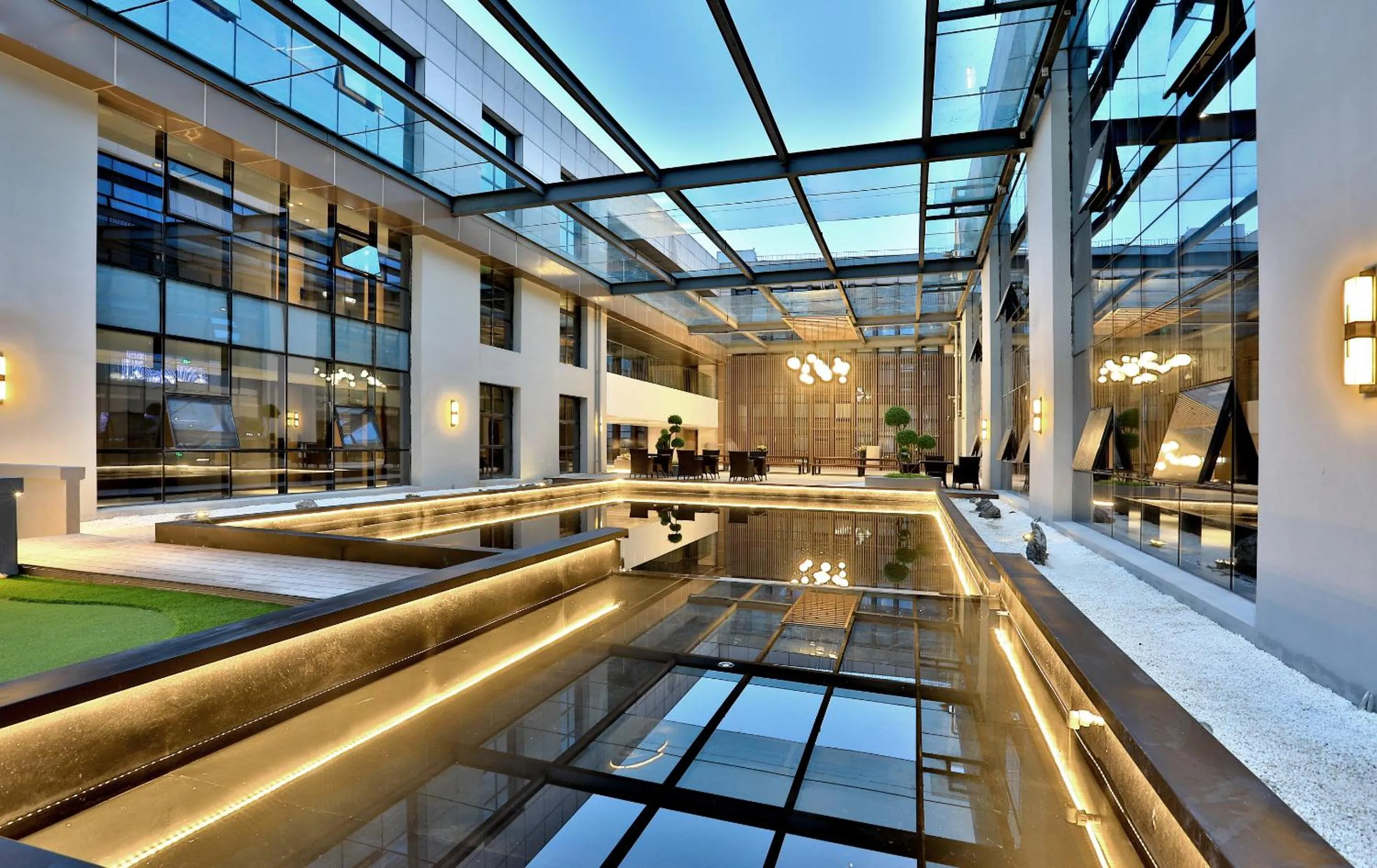 Pool view in Atour Hotel Nanjing Olympics Sports Center CBD