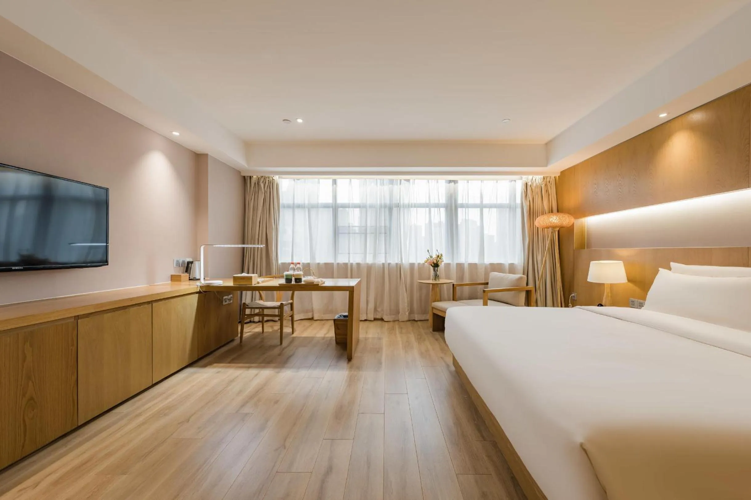 Bed in Atour X Hotel Wuxi New Zone Gelunbu Plaza