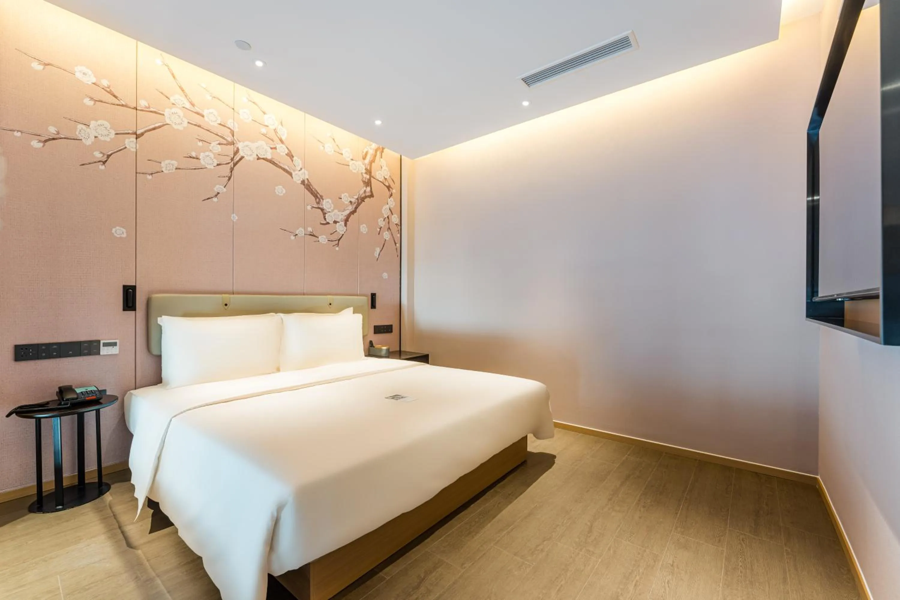 Bed in Atour Hotel Suzhou Mudu Ancient Town