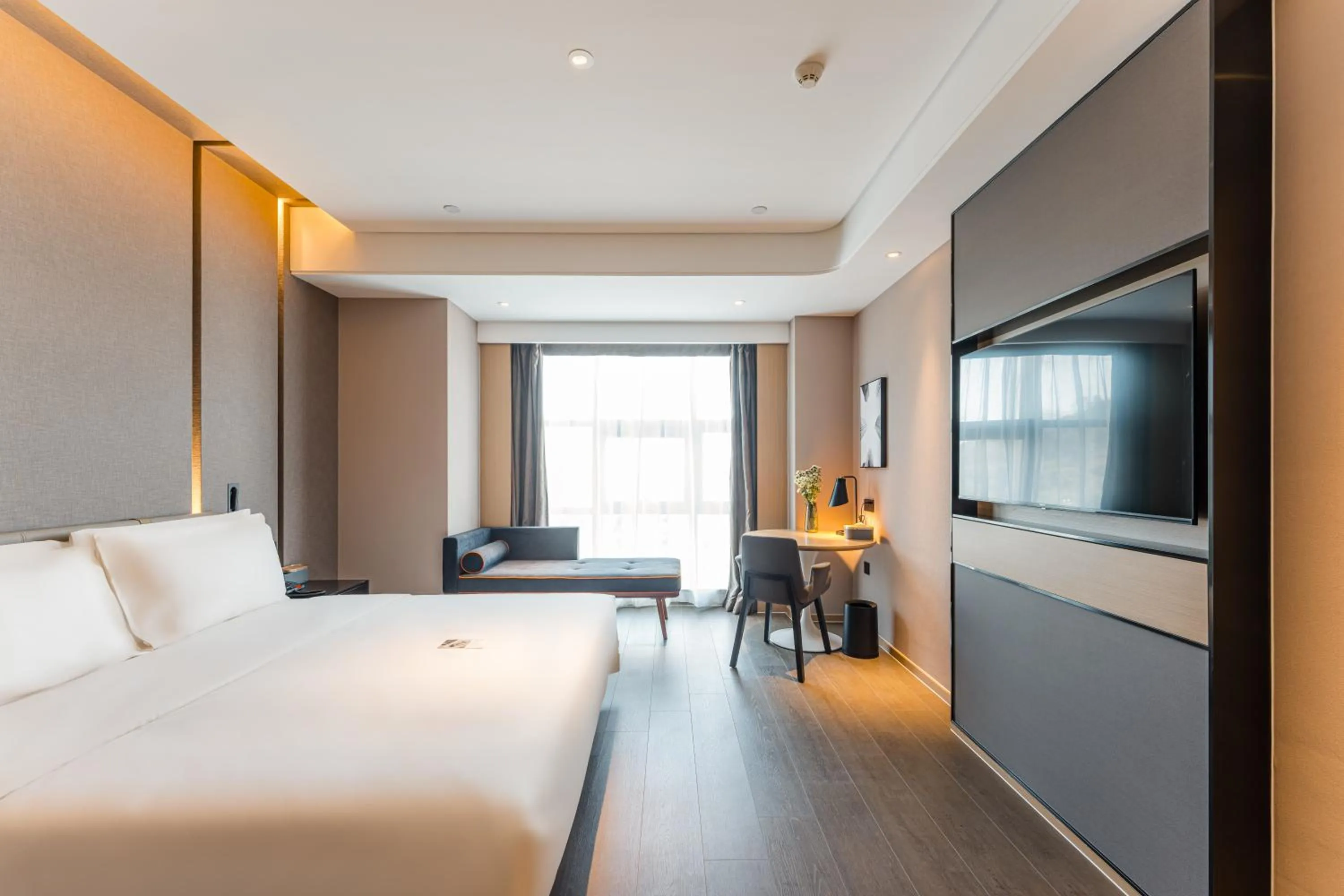 Photo of the whole room, Bed in Atour Hotel Suzhou Mudu Ancient Town