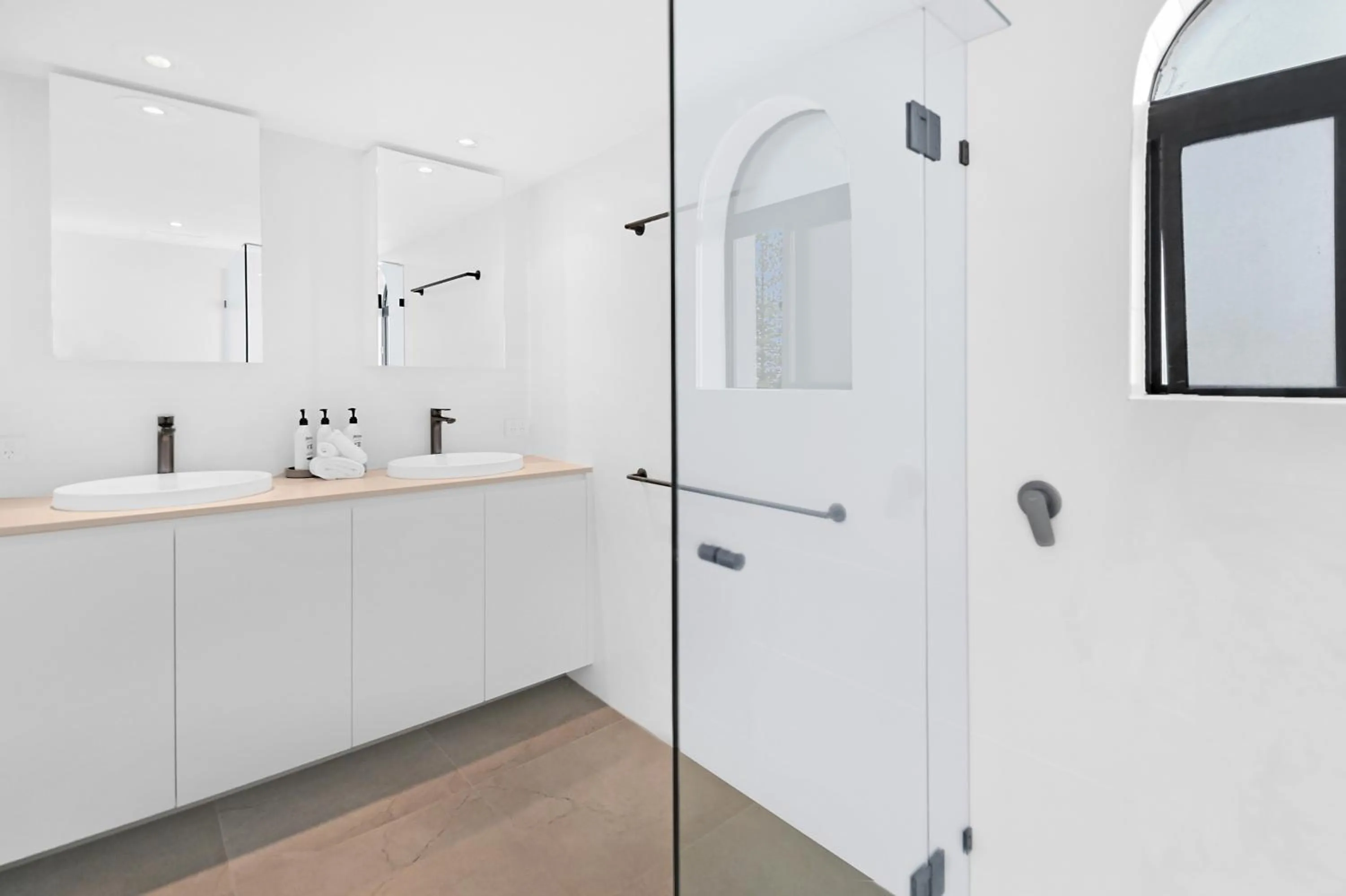 Bathroom in Albatross North Apartments