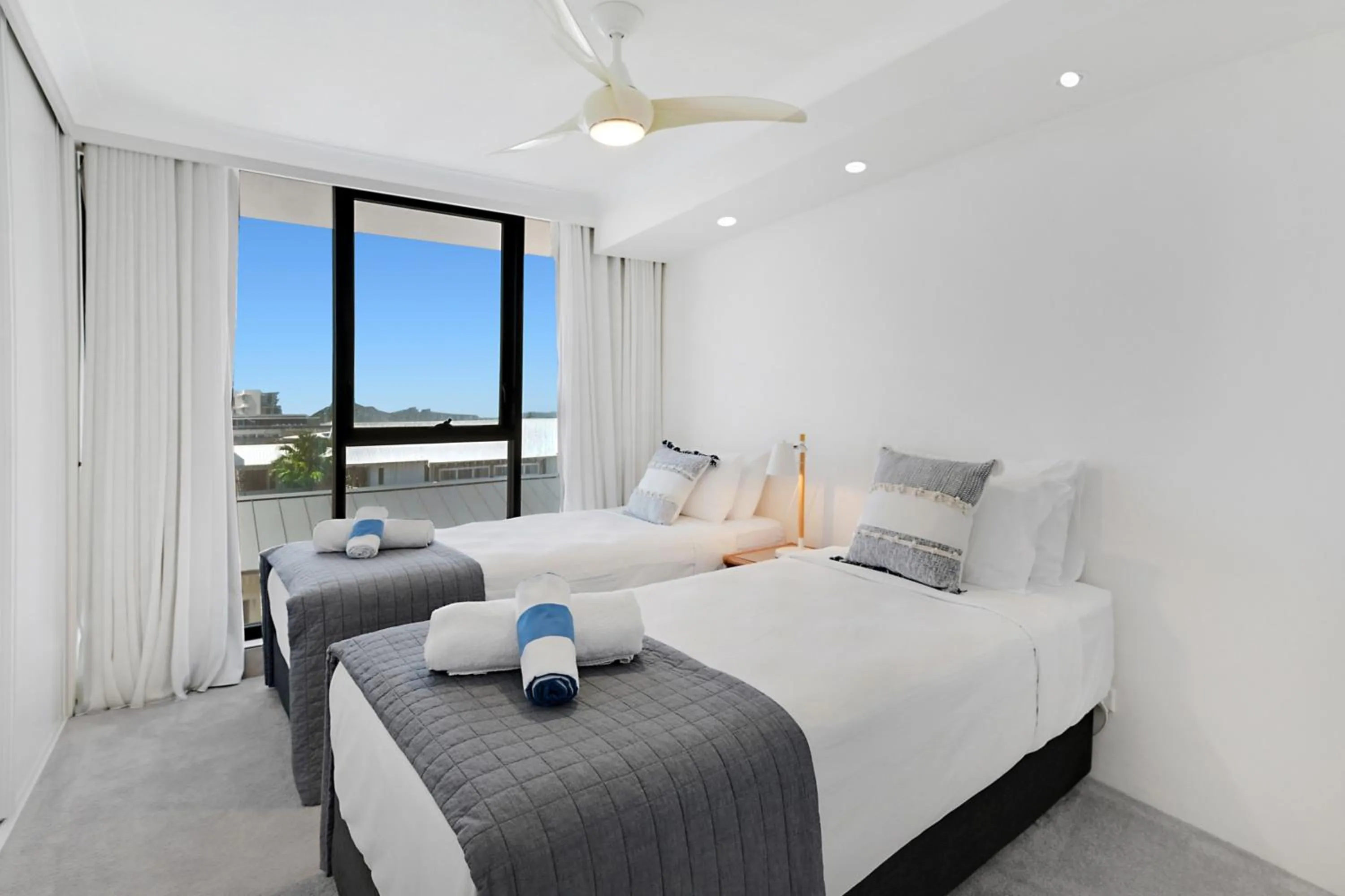 Bedroom, Bed in Albatross North Apartments