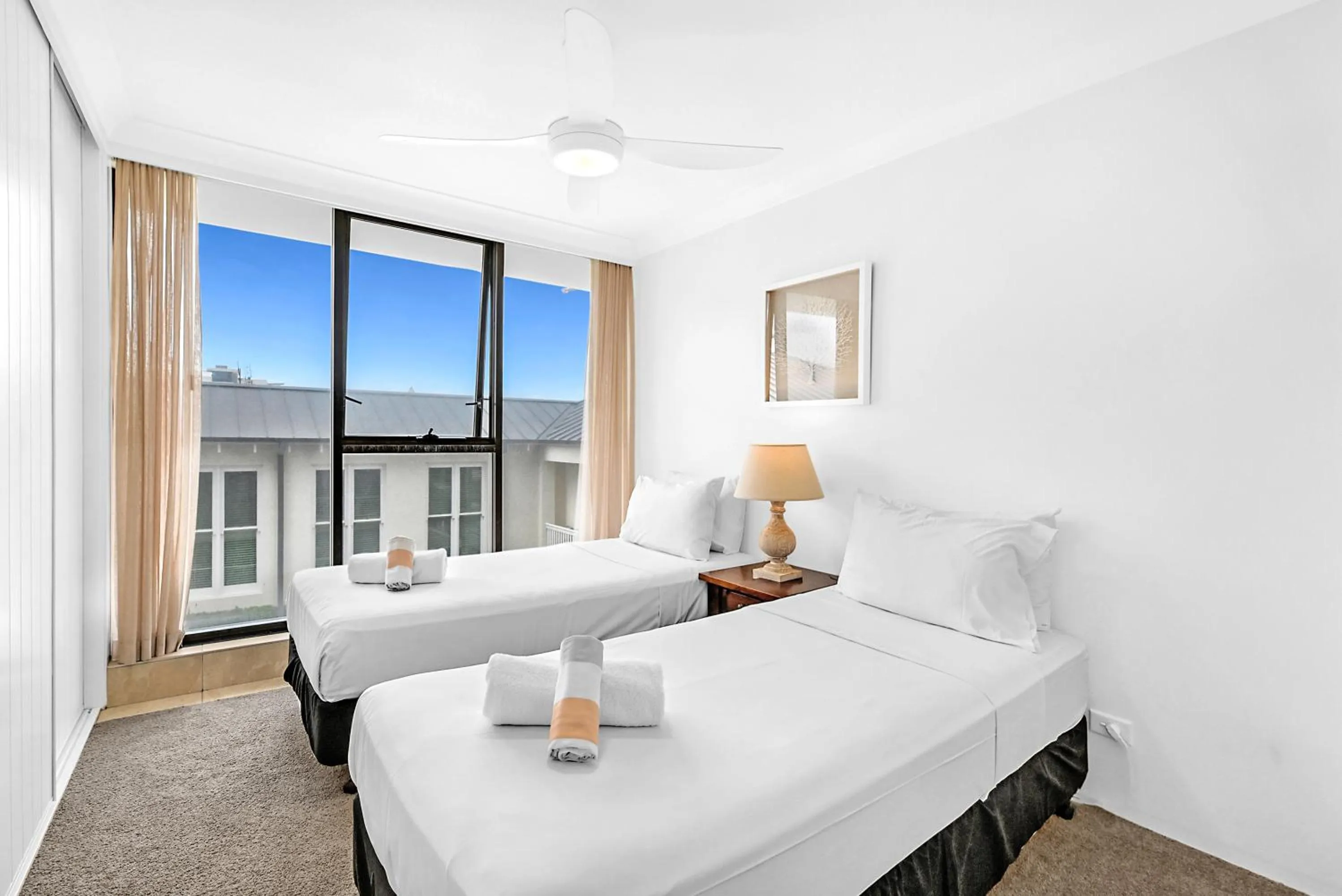 Bed in Albatross North Apartments