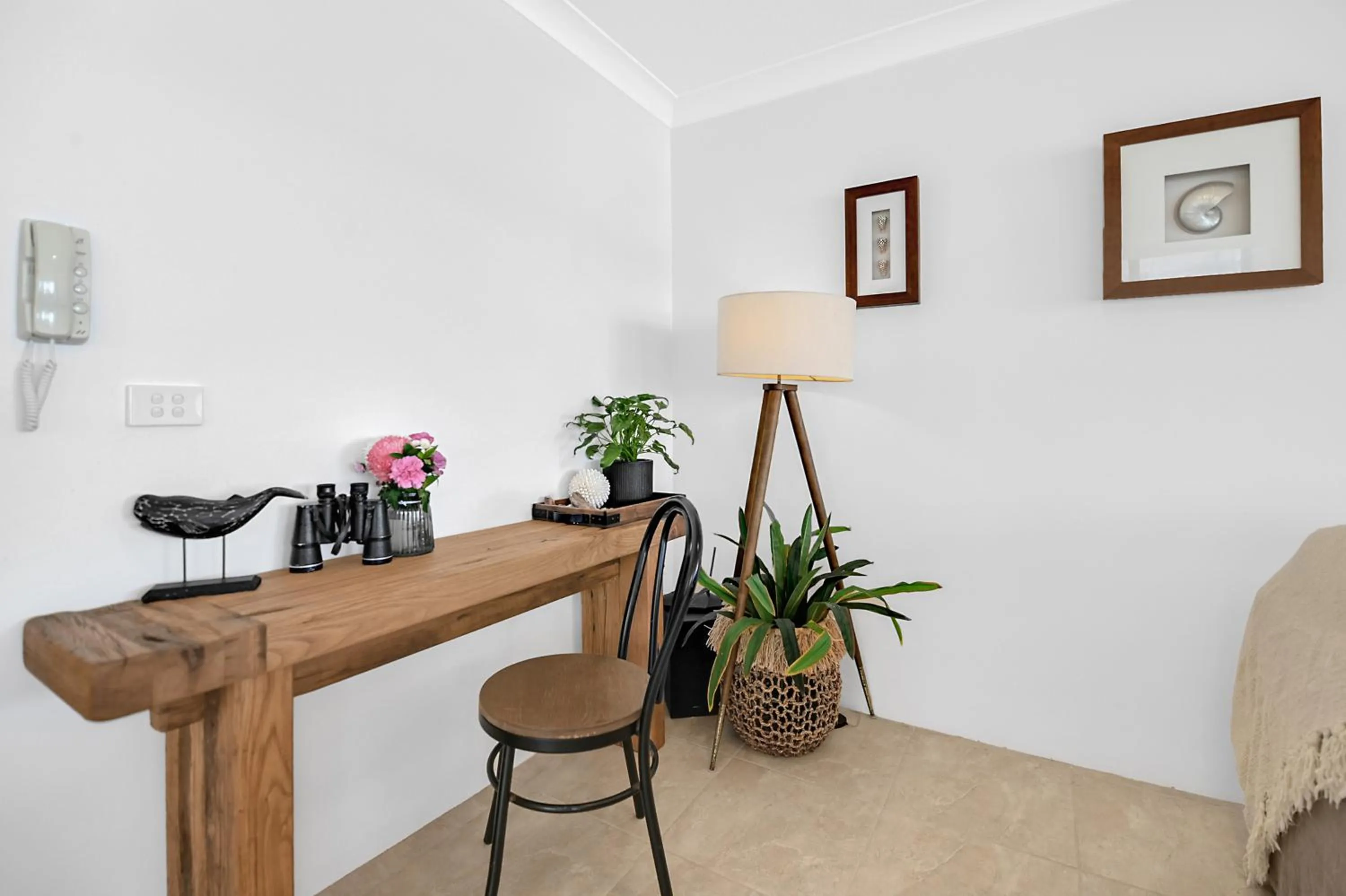Seating area in Albatross North Apartments
