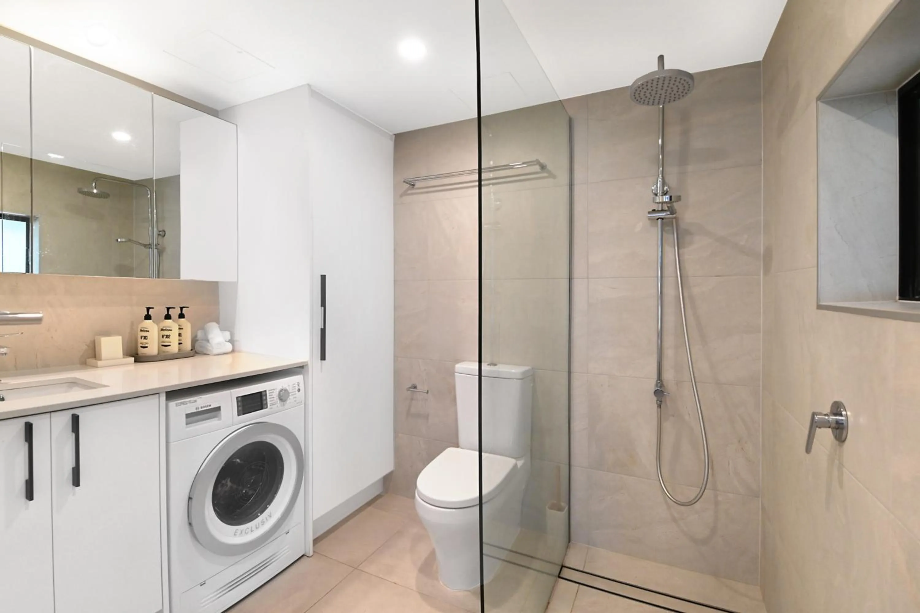 Bathroom in Albatross North Apartments