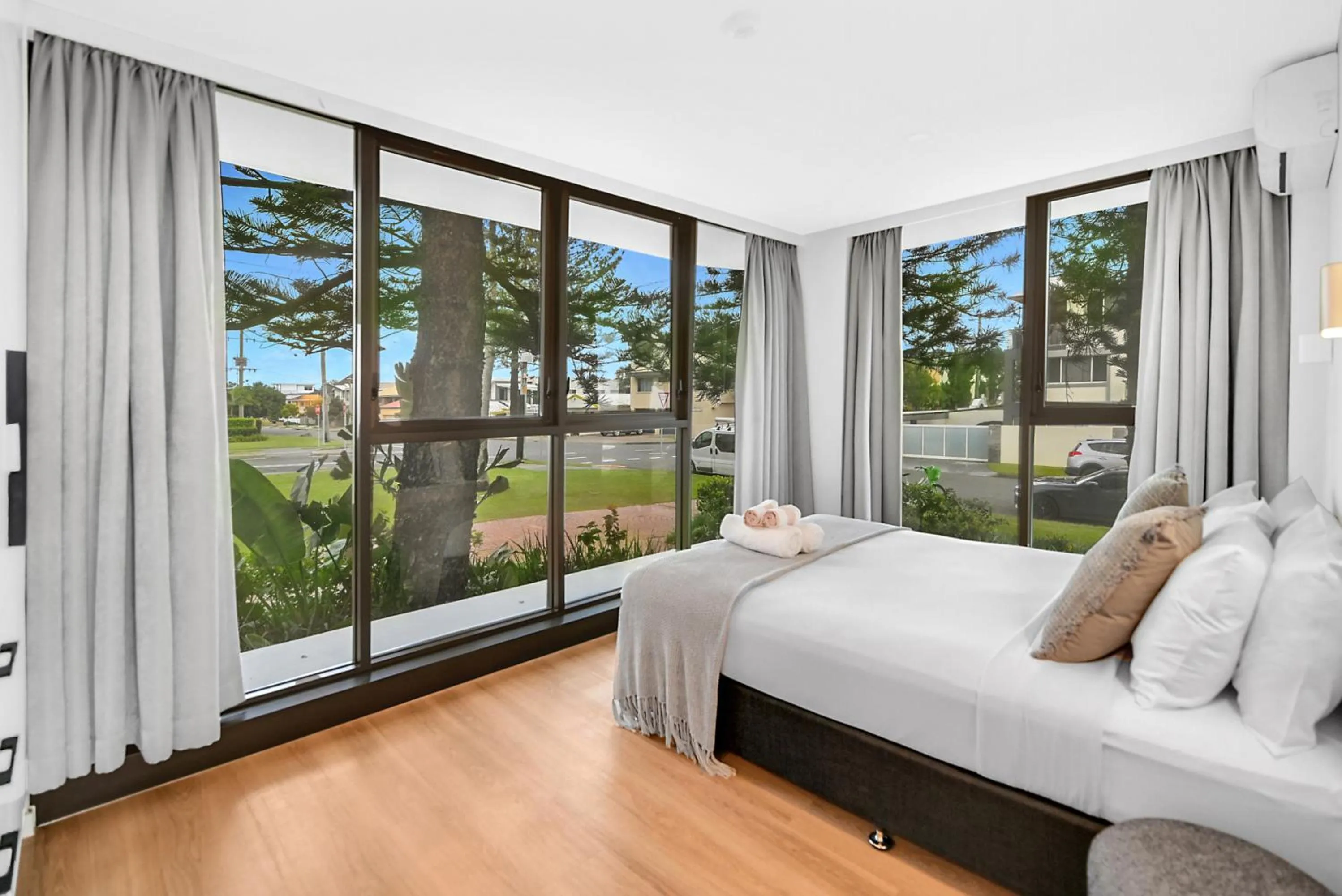 Bed in Albatross North Apartments