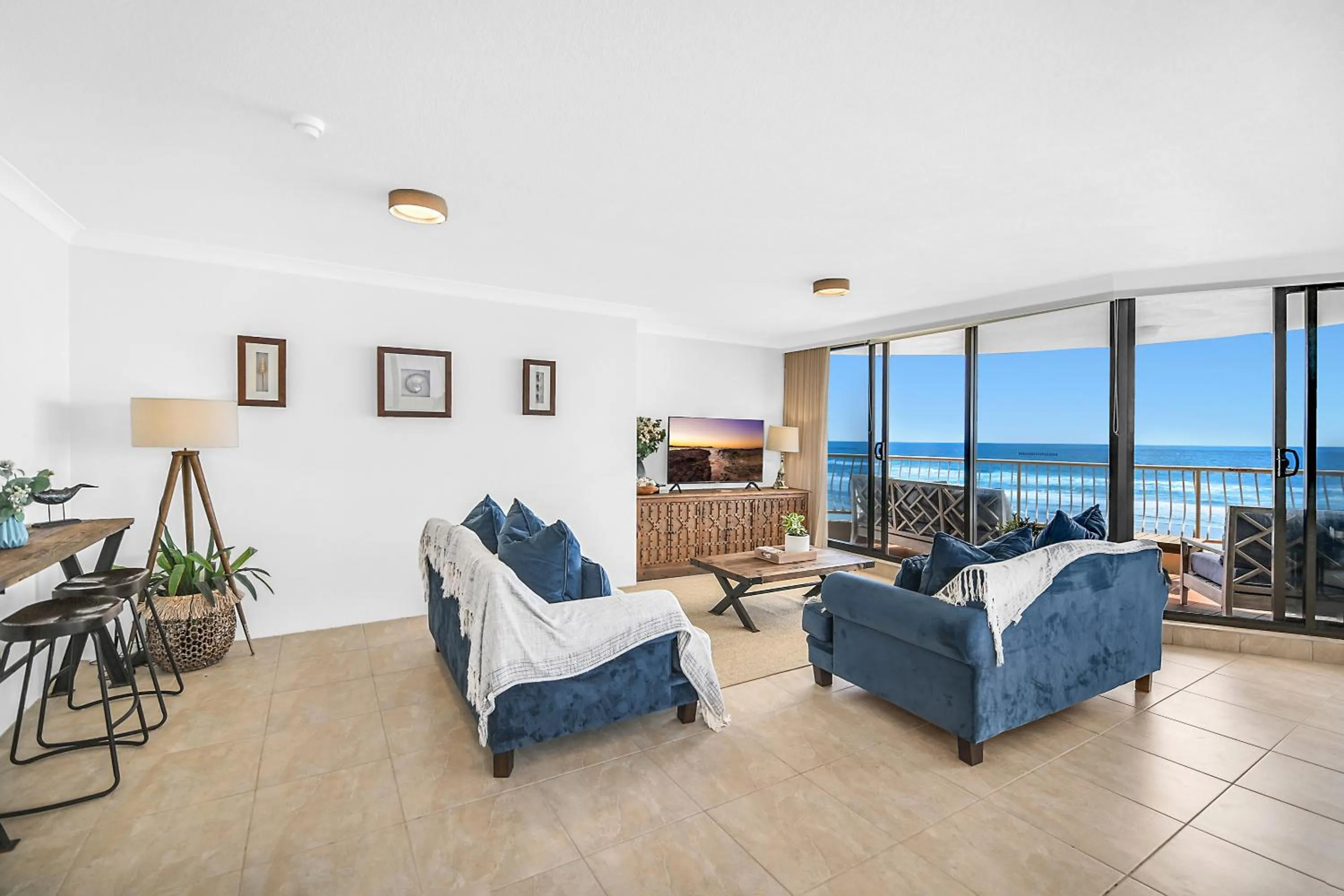 TV and multimedia in Albatross North Apartments