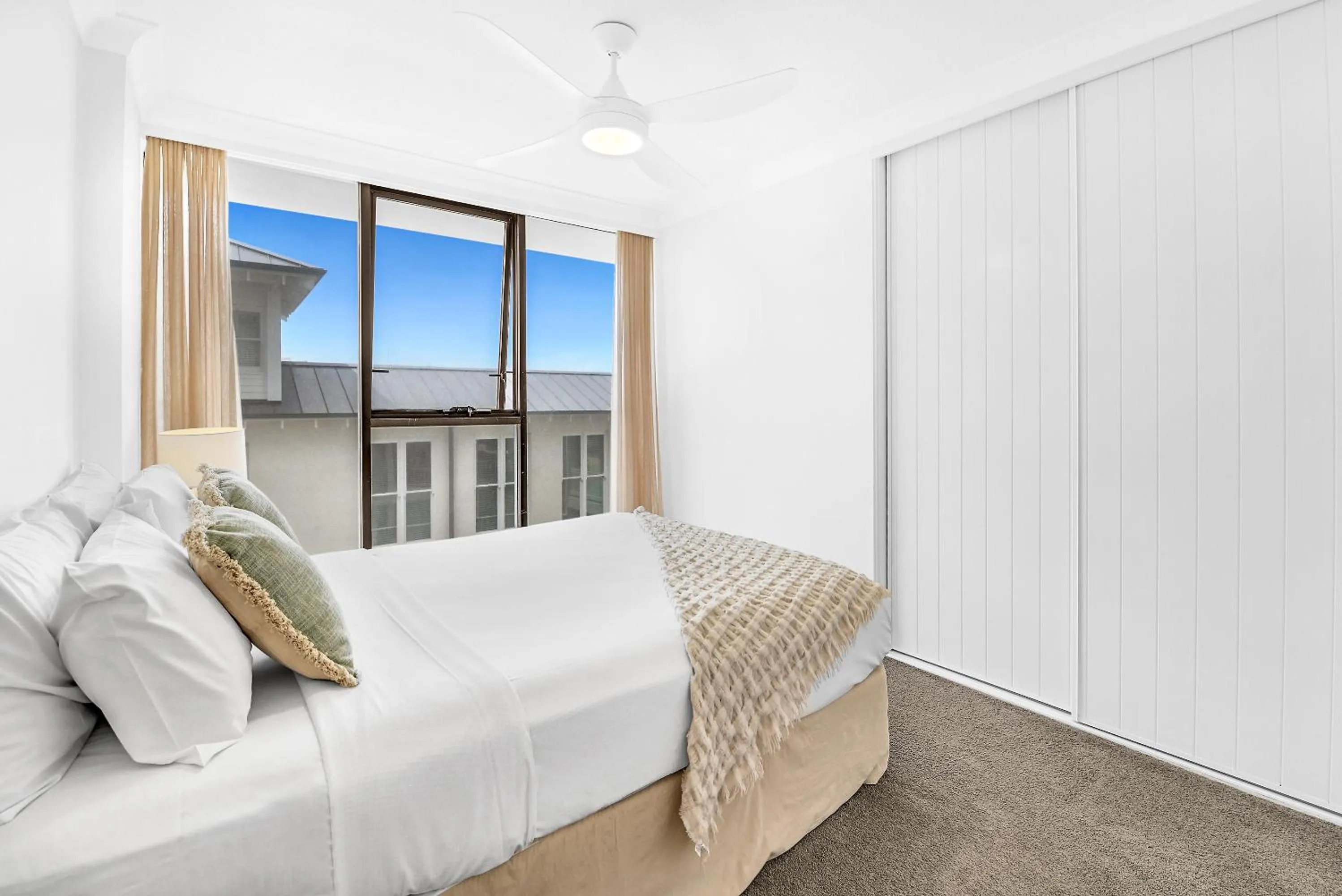 Bedroom in Albatross North Apartments