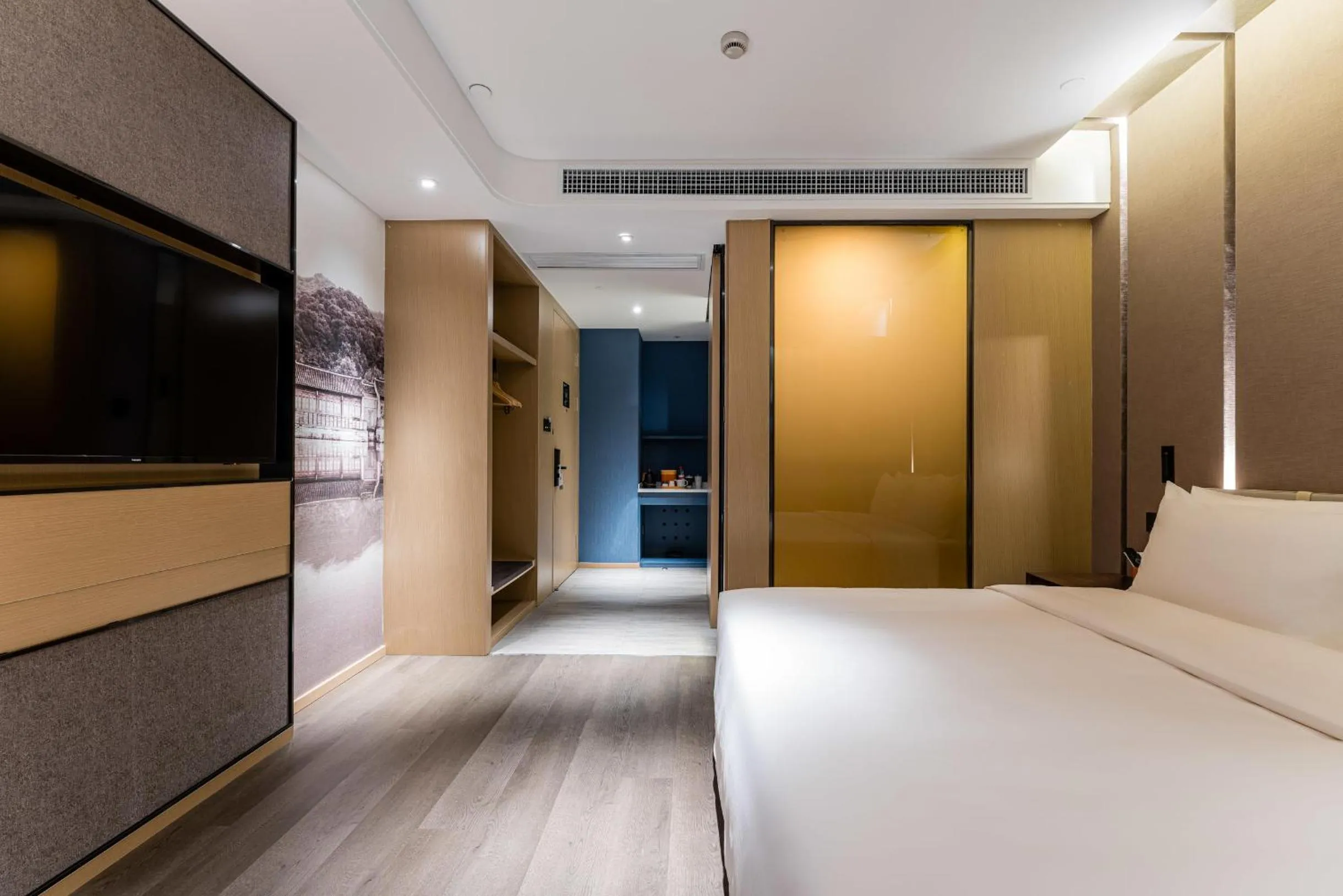 Bed in Atour Hotel Shaoxing Jinghu City Hall Basketball Theme