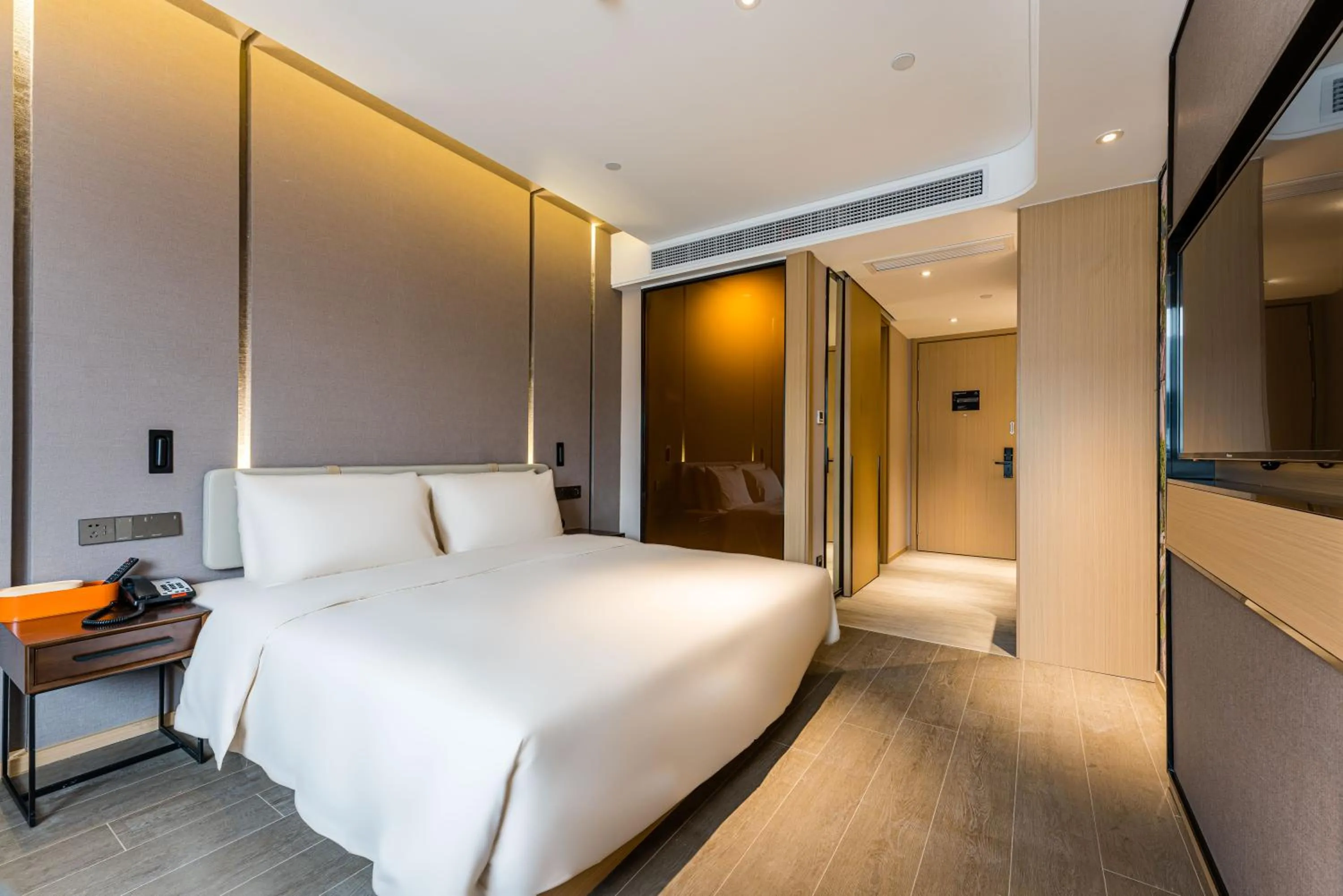 Photo of the whole room, Bed in Atour Hotel Shengzhou