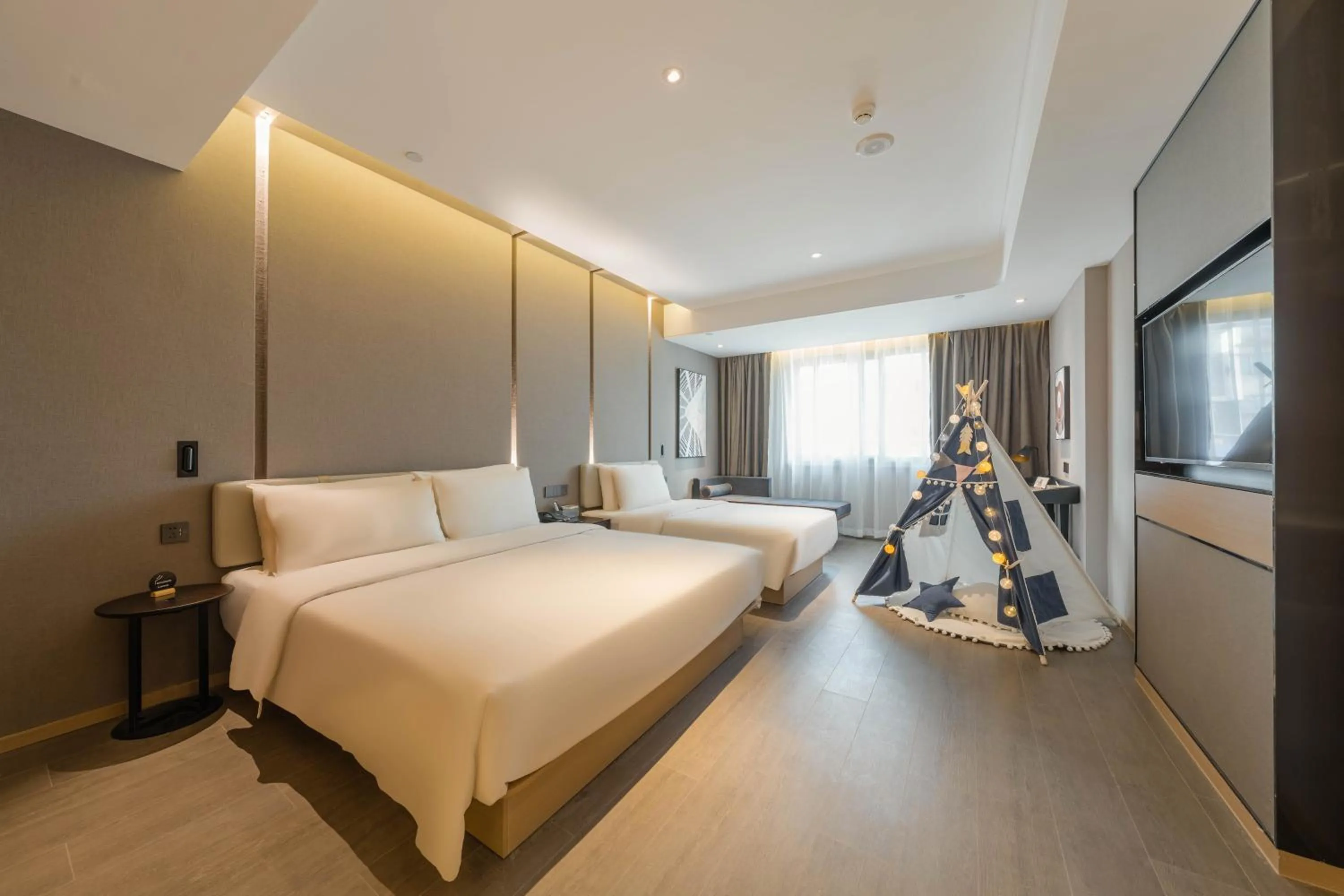 Photo of the whole room, Bed in Atour Hotel Quzhou Nankong