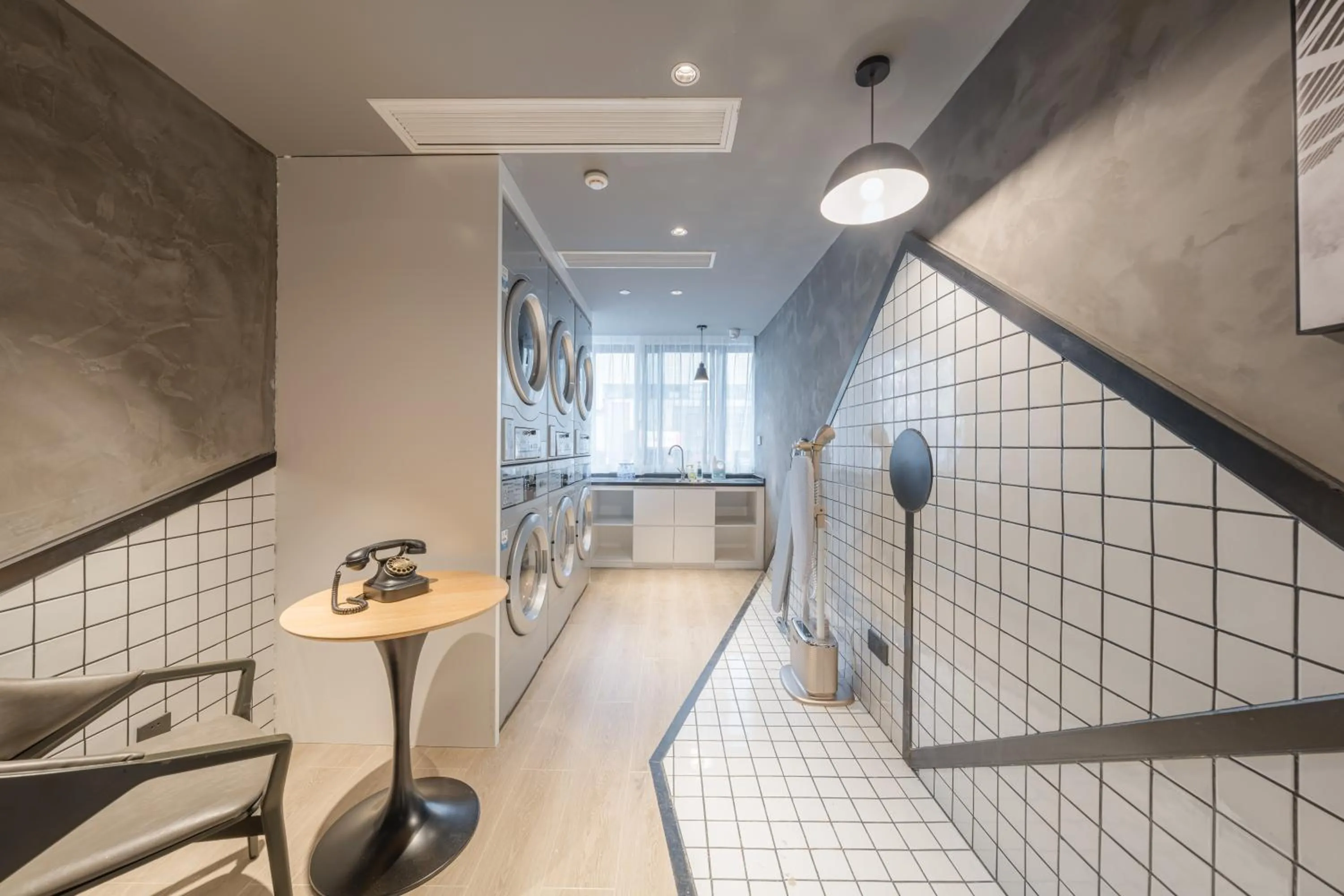 washing machine in Atour Hotel Quzhou Nankong