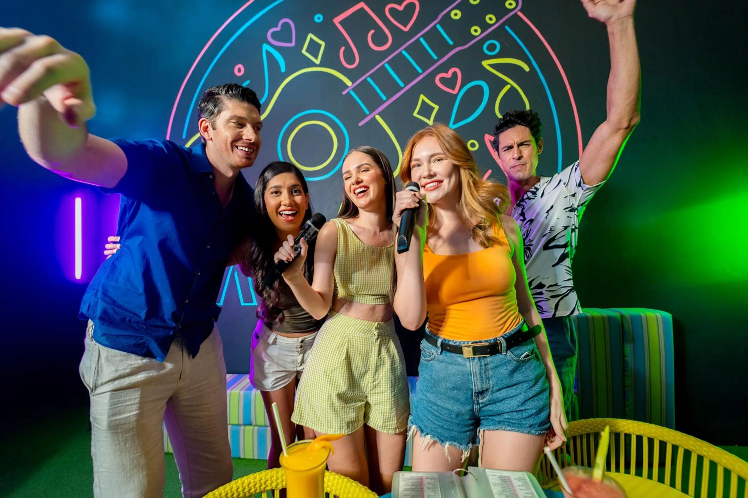 Karaoke in Astoria Palawan