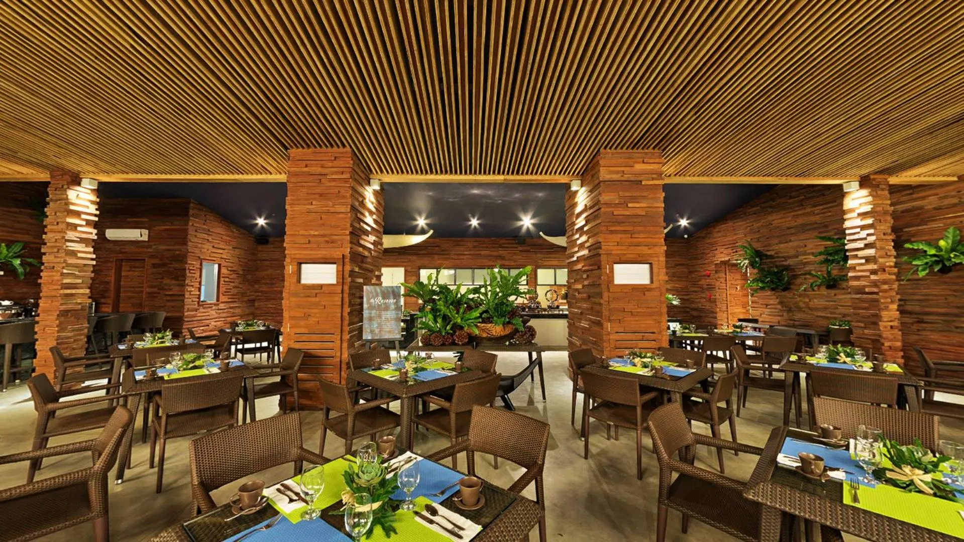 Restaurant/places to eat in Astoria Palawan