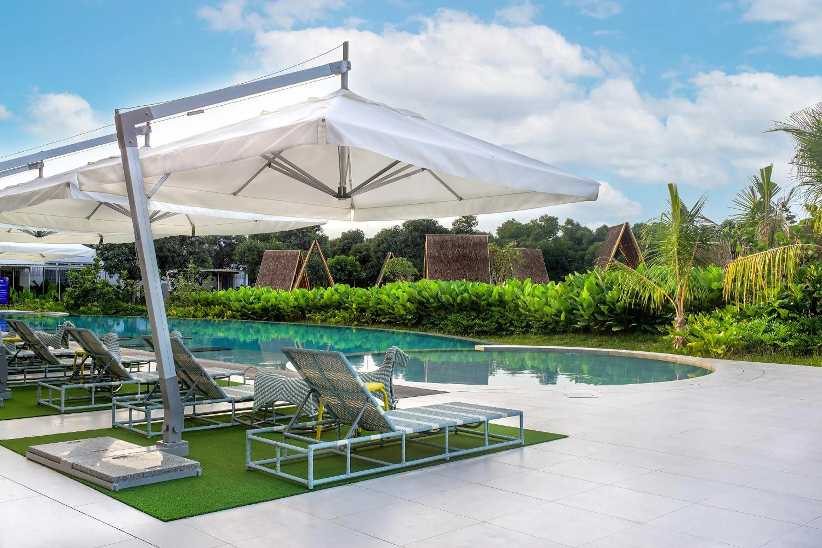 Swimming pool in Astoria Palawan