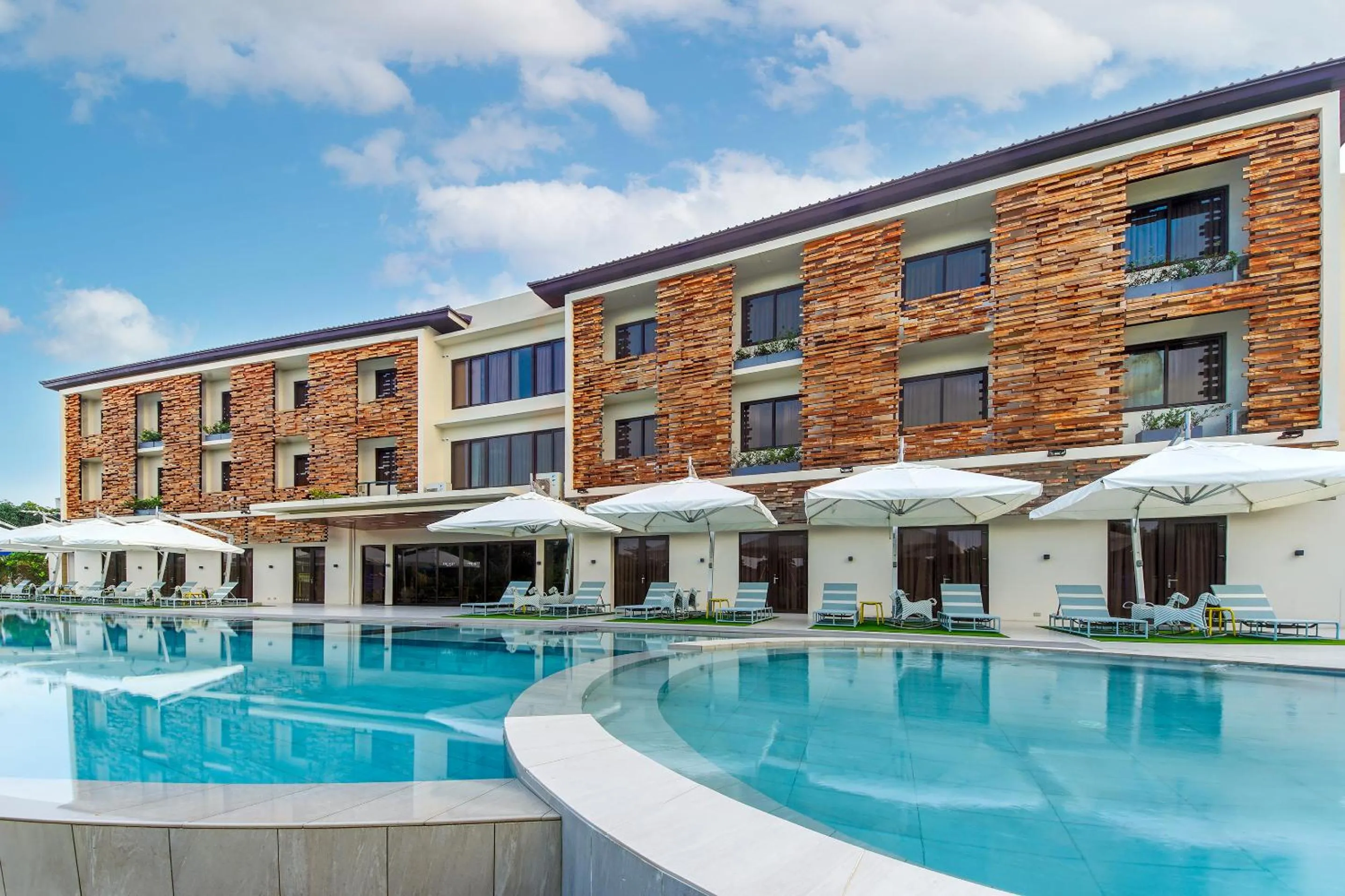 Property building in Astoria Palawan