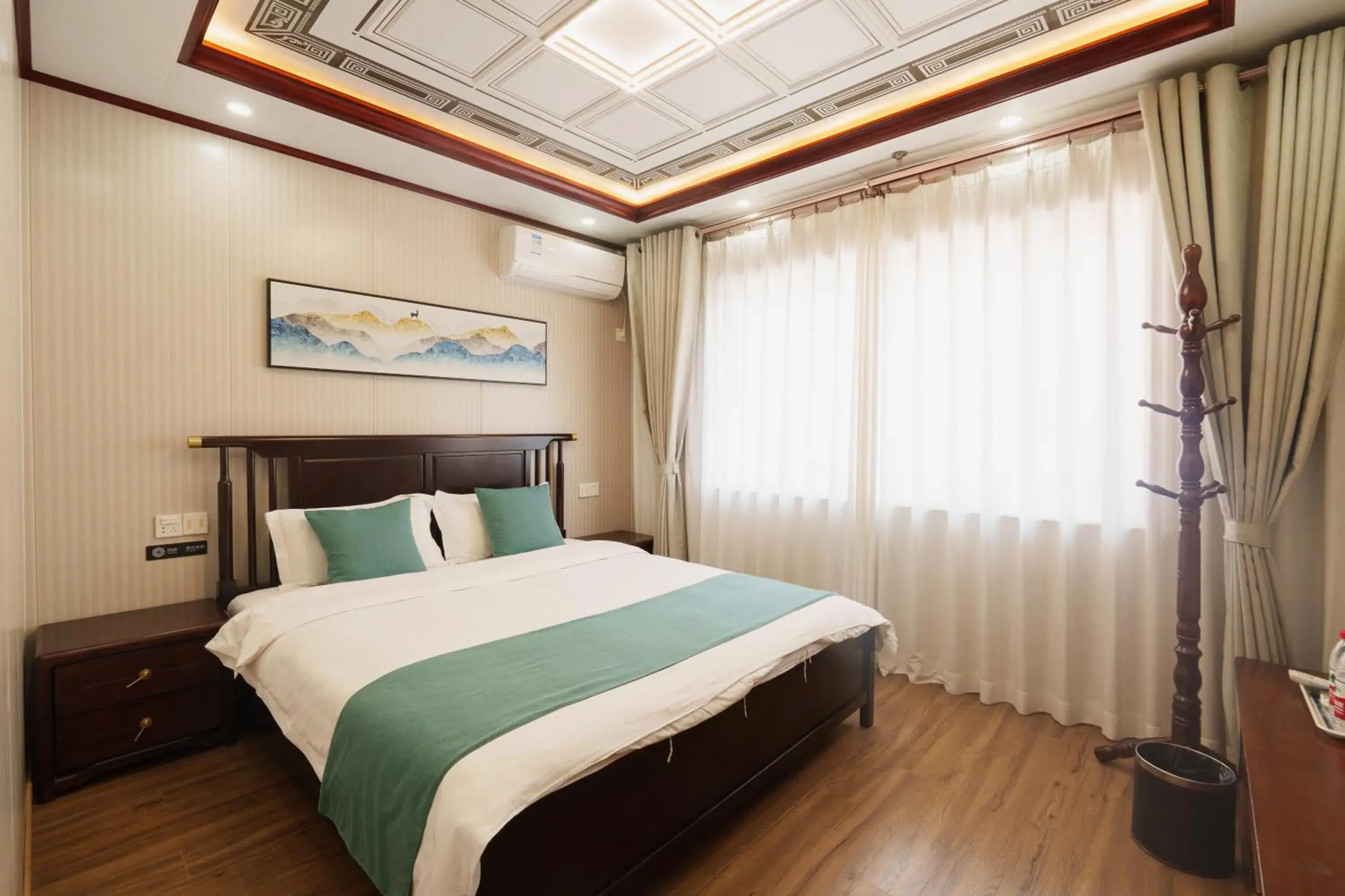 Deluxe Queen Suite C in Floral Yilanxuan Zhouzhuang Hotel Deluxe Queen Suite C in Floral Yilanxuan Zhouzhuang Hotel