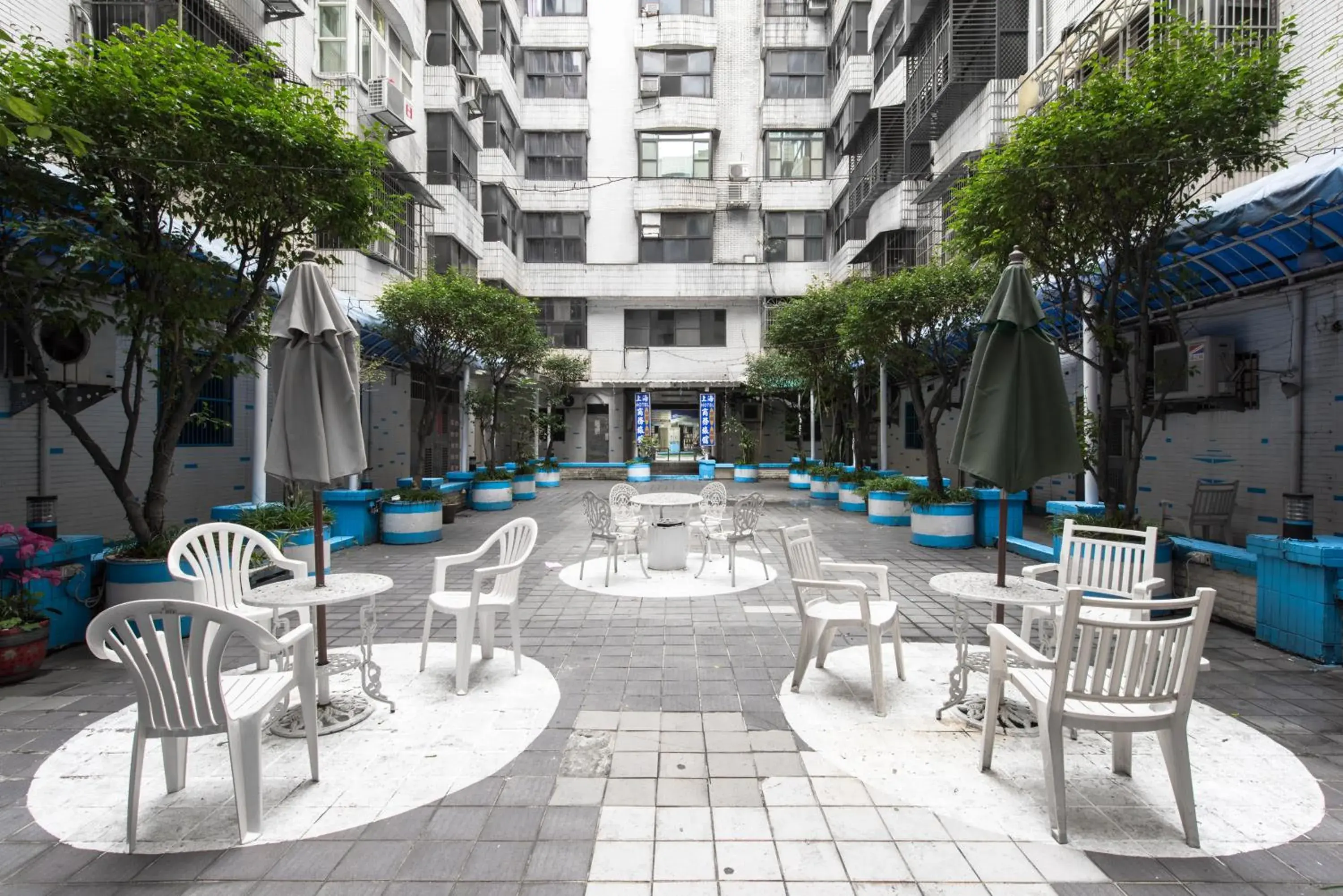 Property building in Lotus Yuan Business Hotel Property building in Lotus Yuan Business Hotel