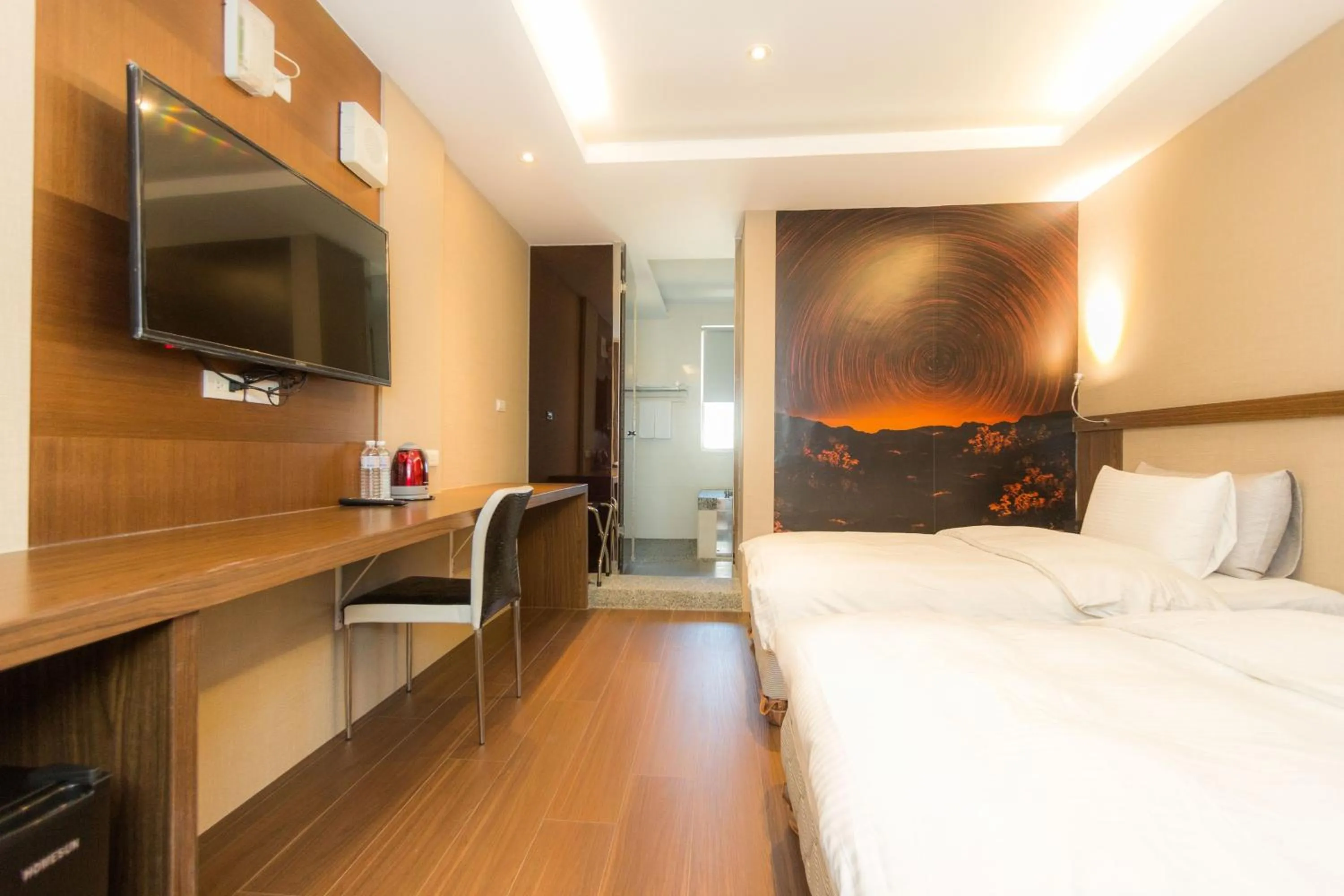 Photo of the whole room, Bed in Yuhao Hotel - Hsinchu Branch