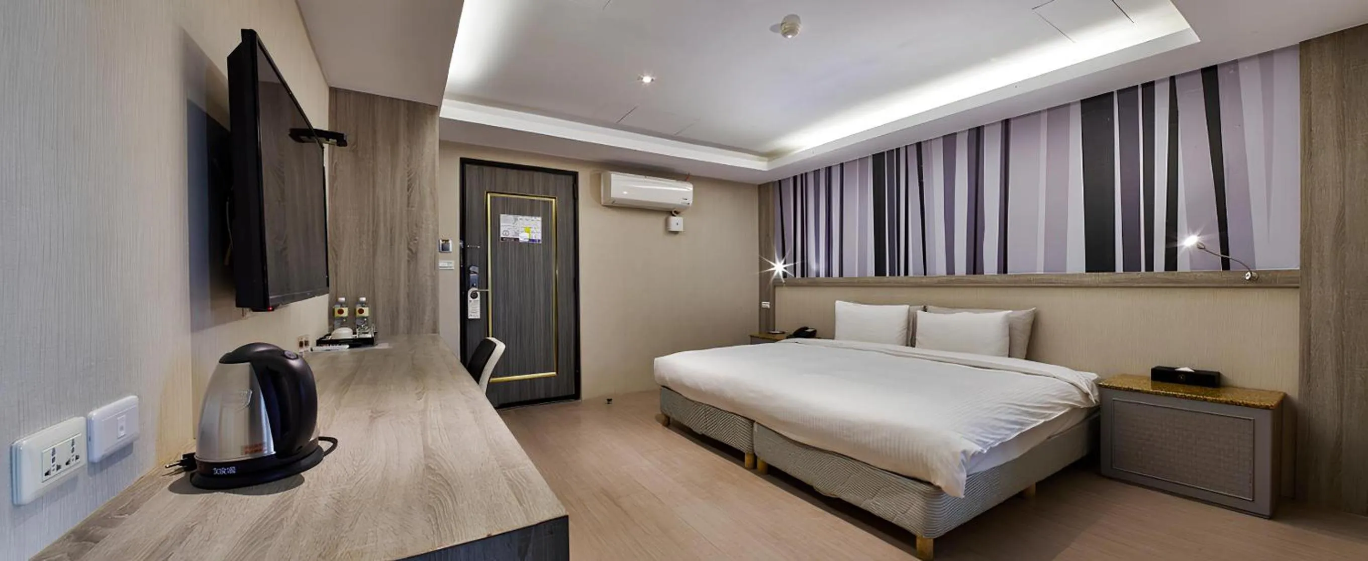 Photo of the whole room, Bed in Yuhao Hotel - Hsinchu Branch