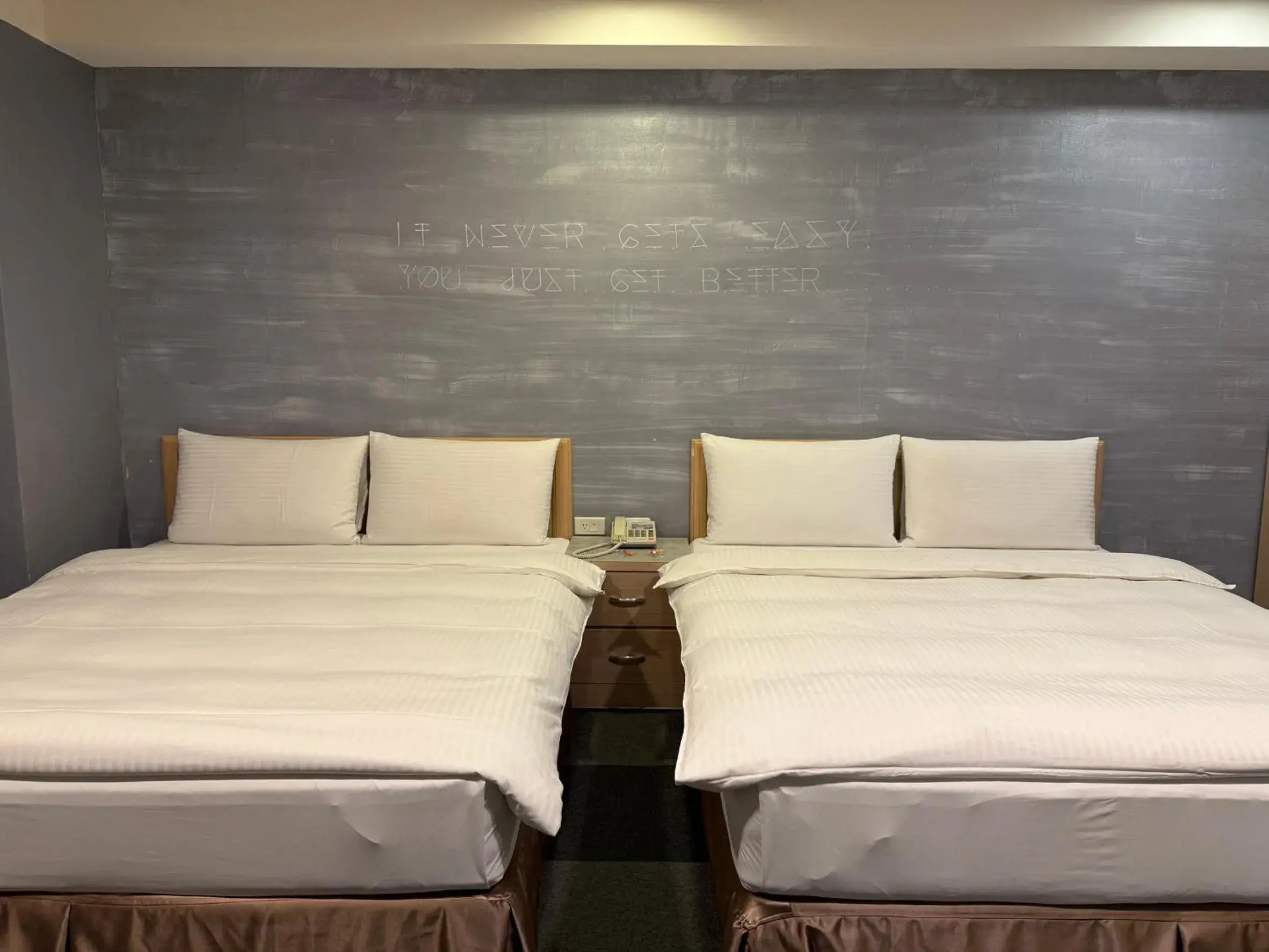 Standard Family Room No Window - Non-Smoking in JS Hotel-Gallery Hotel Standard Family Room No Window - Non-Smoking in JS Hotel-Gallery Hotel