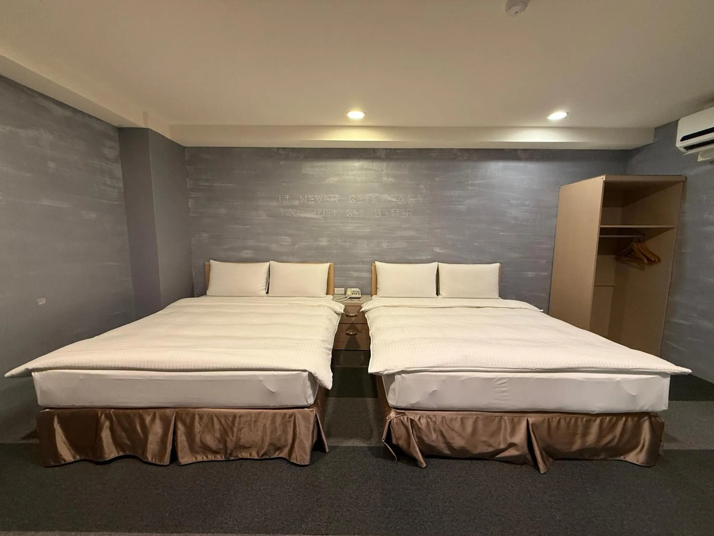 Bed in JS Hotel-Gallery Hotel