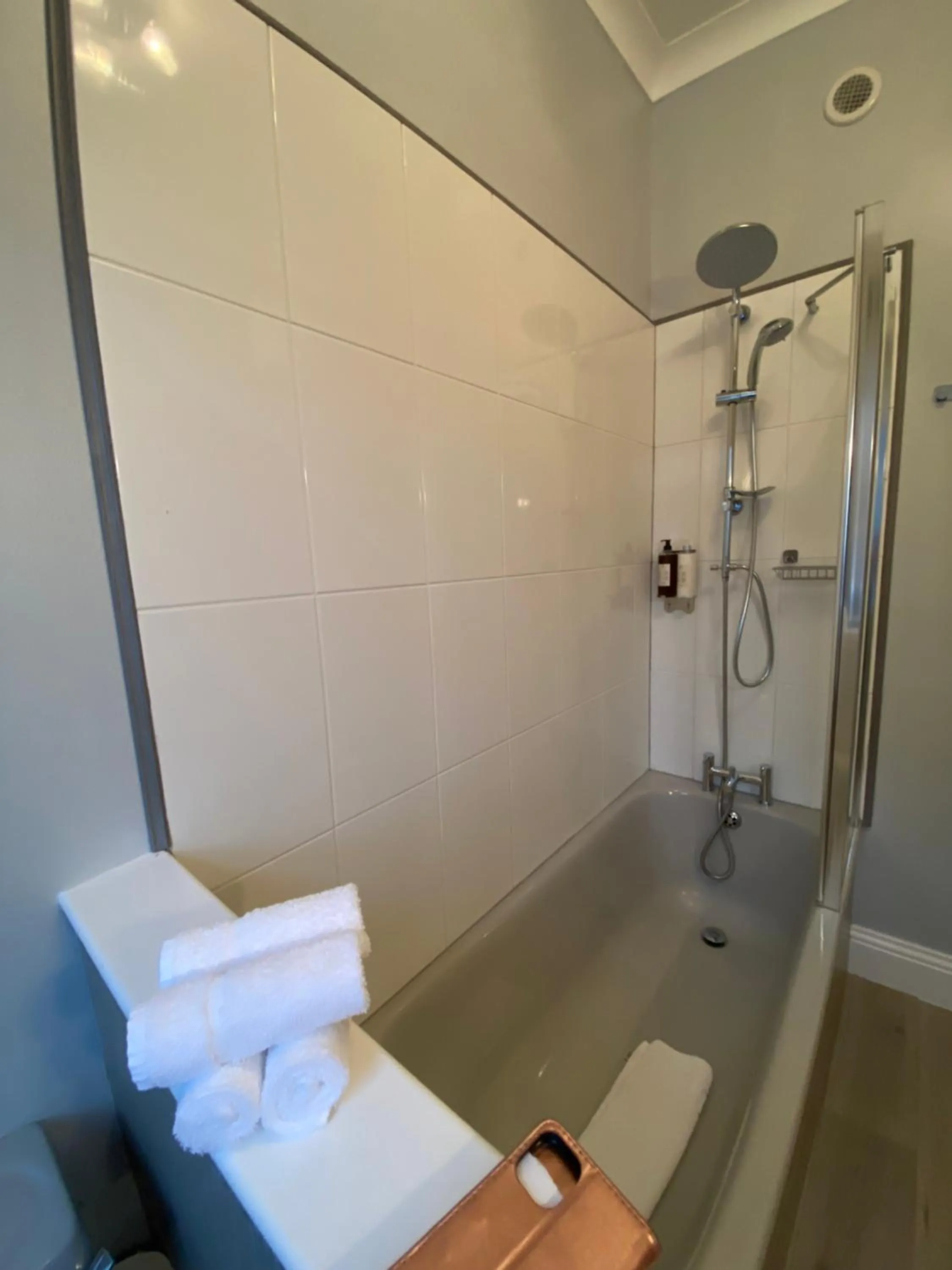Bathroom in Merewyke Boutique Family Apartment Sleeps 4 , Only 5 Minutes Walk To Lake Windermere