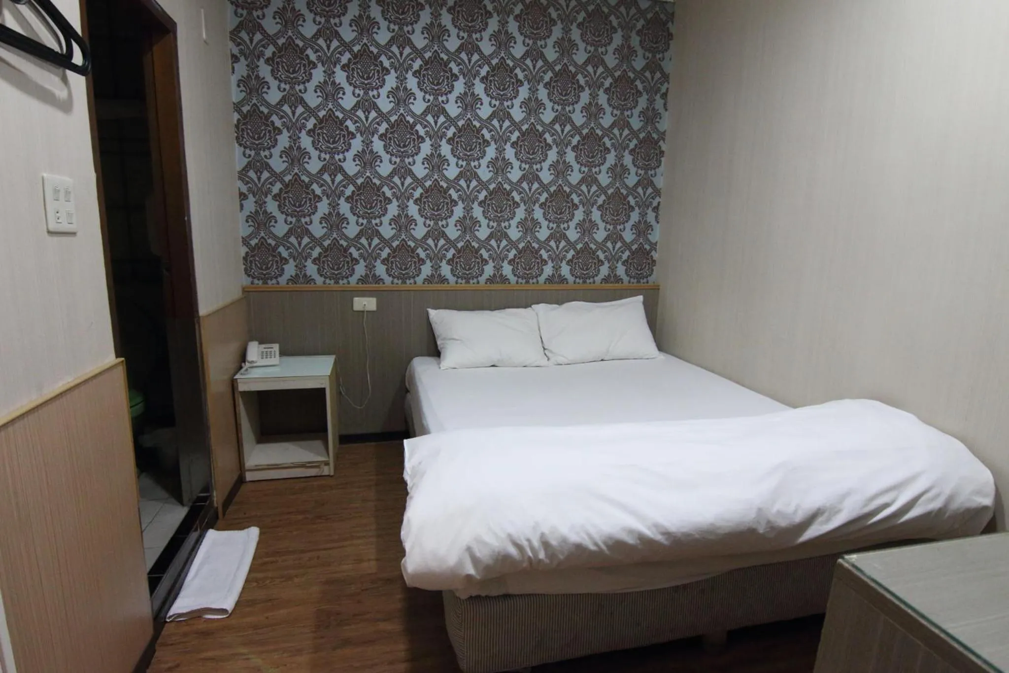 Photo of the whole room, Bed in Baoshan Hotel