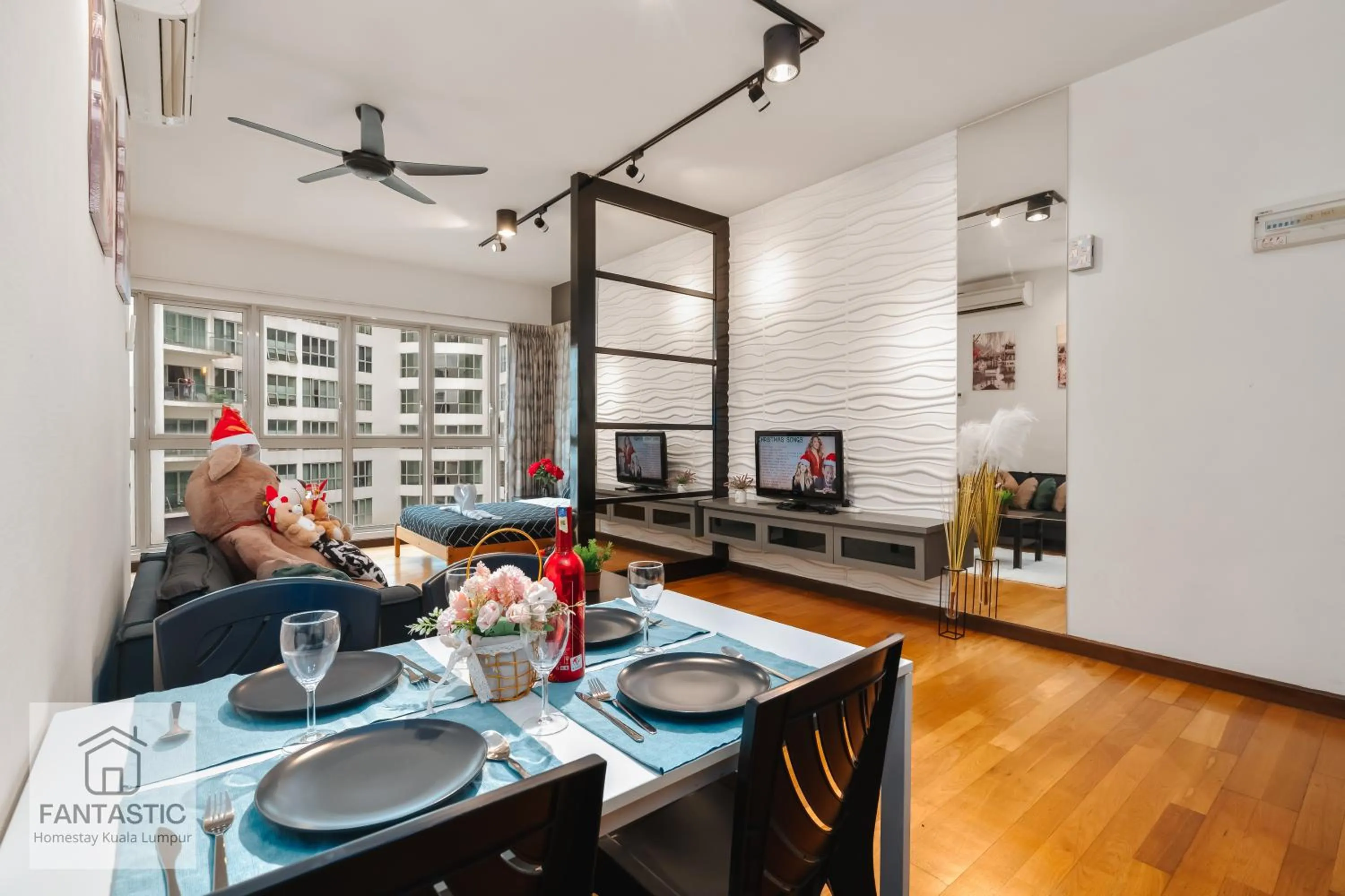 Regalia Residence @ KLCC View Sky Pool by KC