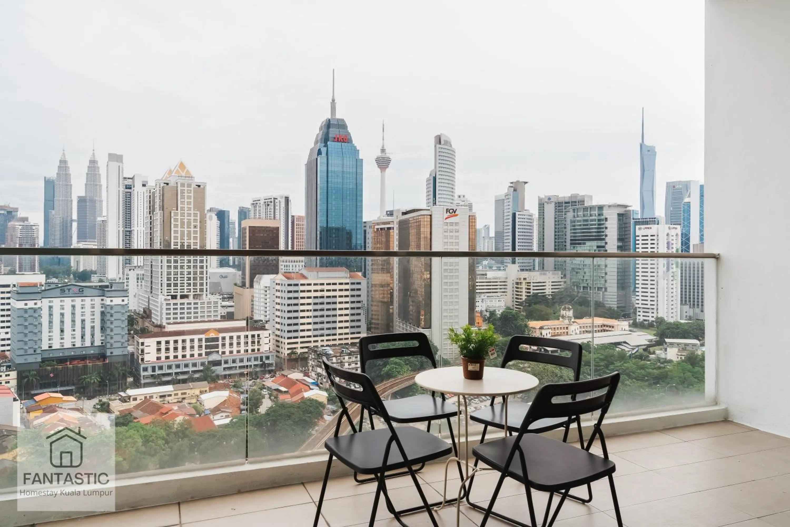 Regalia Residence @ KLCC View Sky Pool by KC