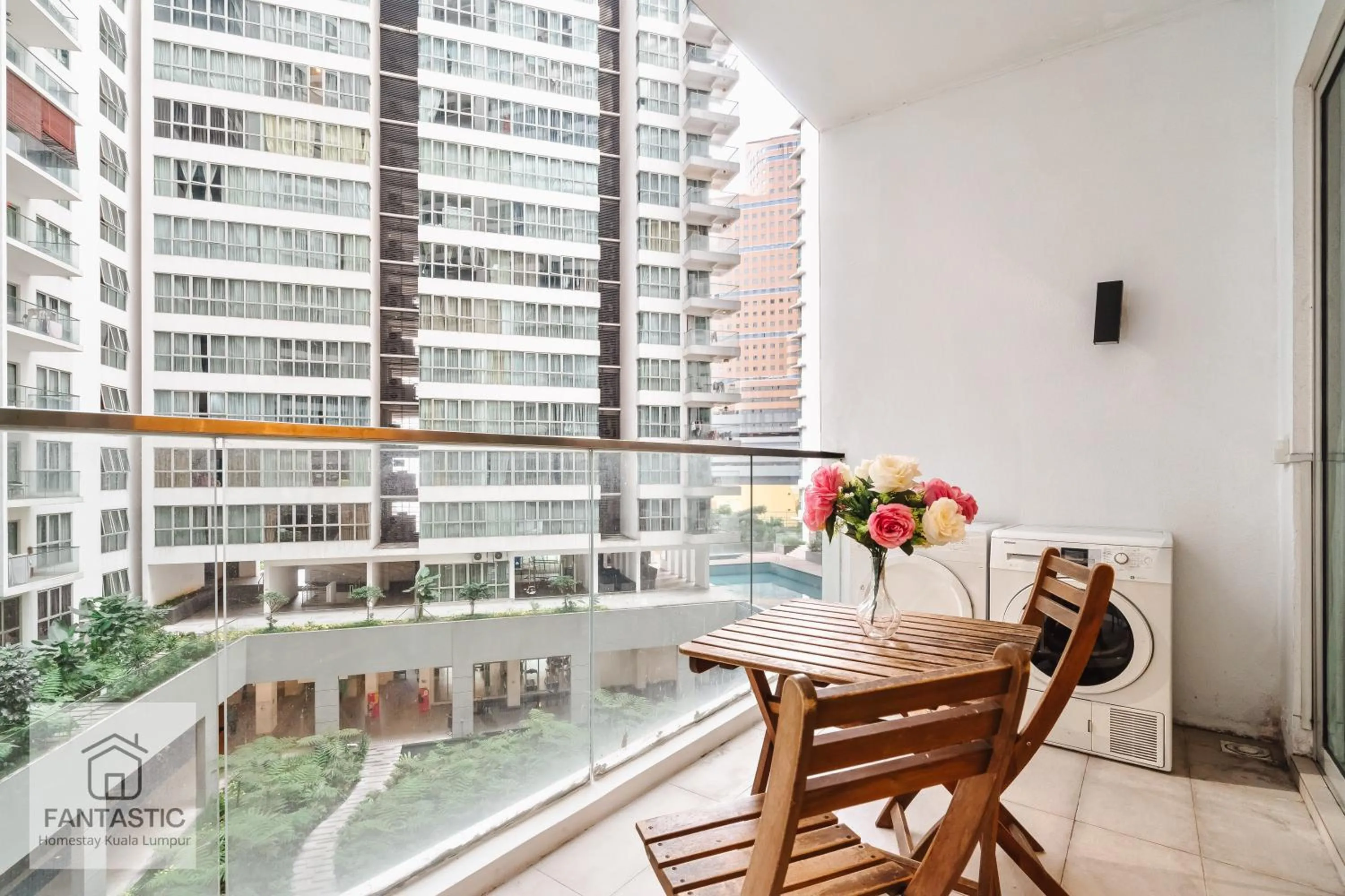 Regalia Residence @ KLCC View Sky Pool by KC