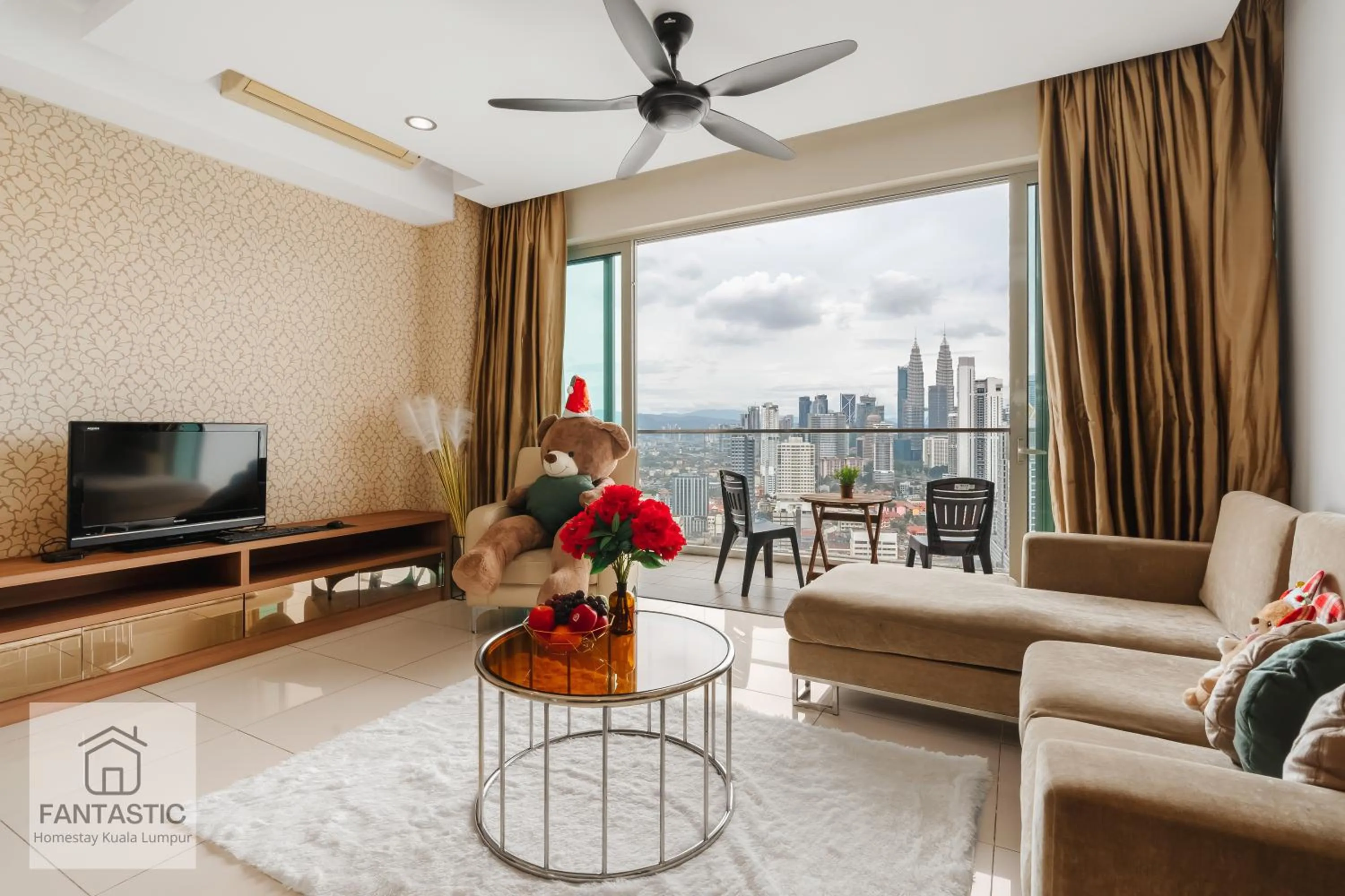 Regalia Residence @ KLCC View Sky Pool by KC