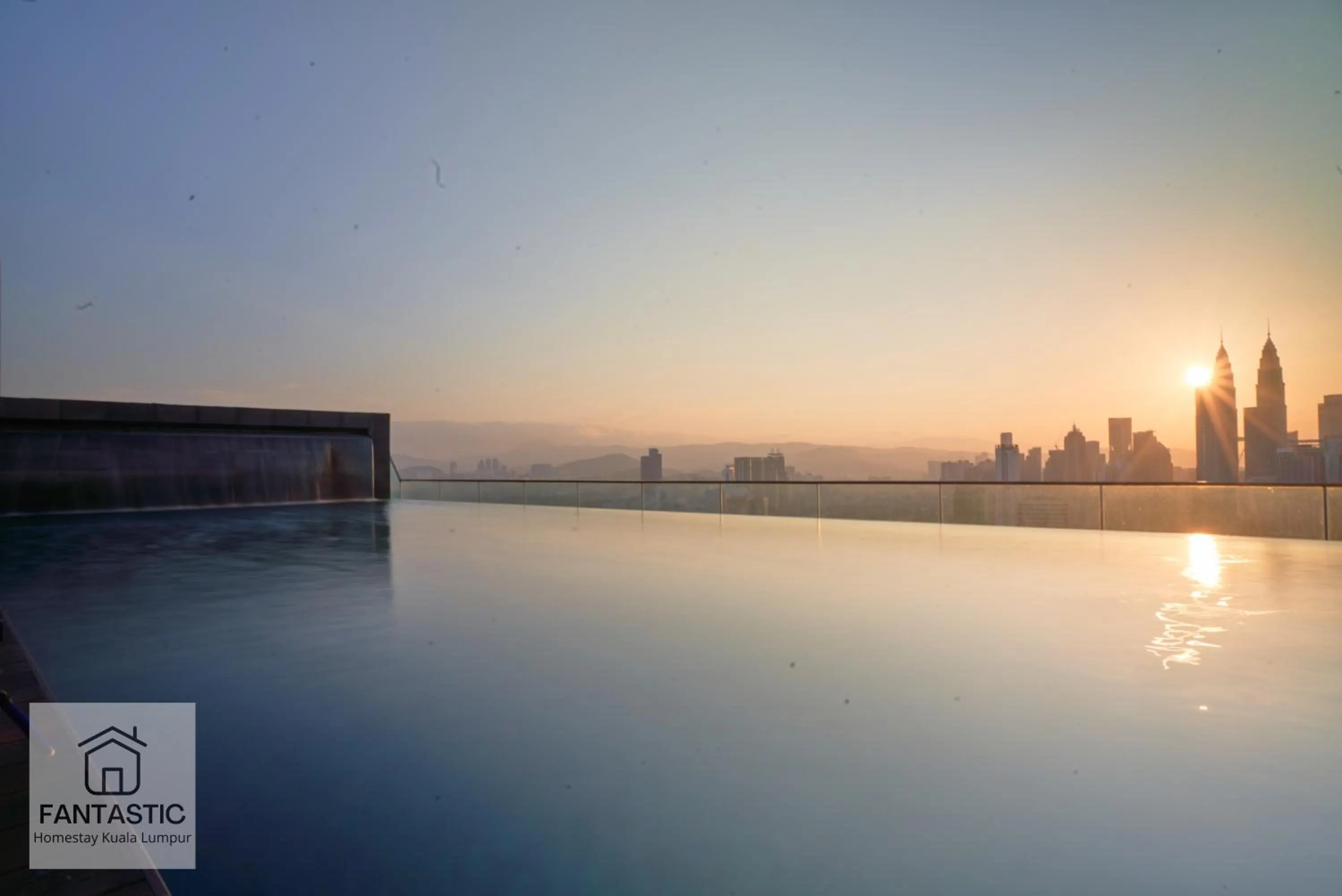 Regalia Residence @ KLCC View Sky Pool by KC