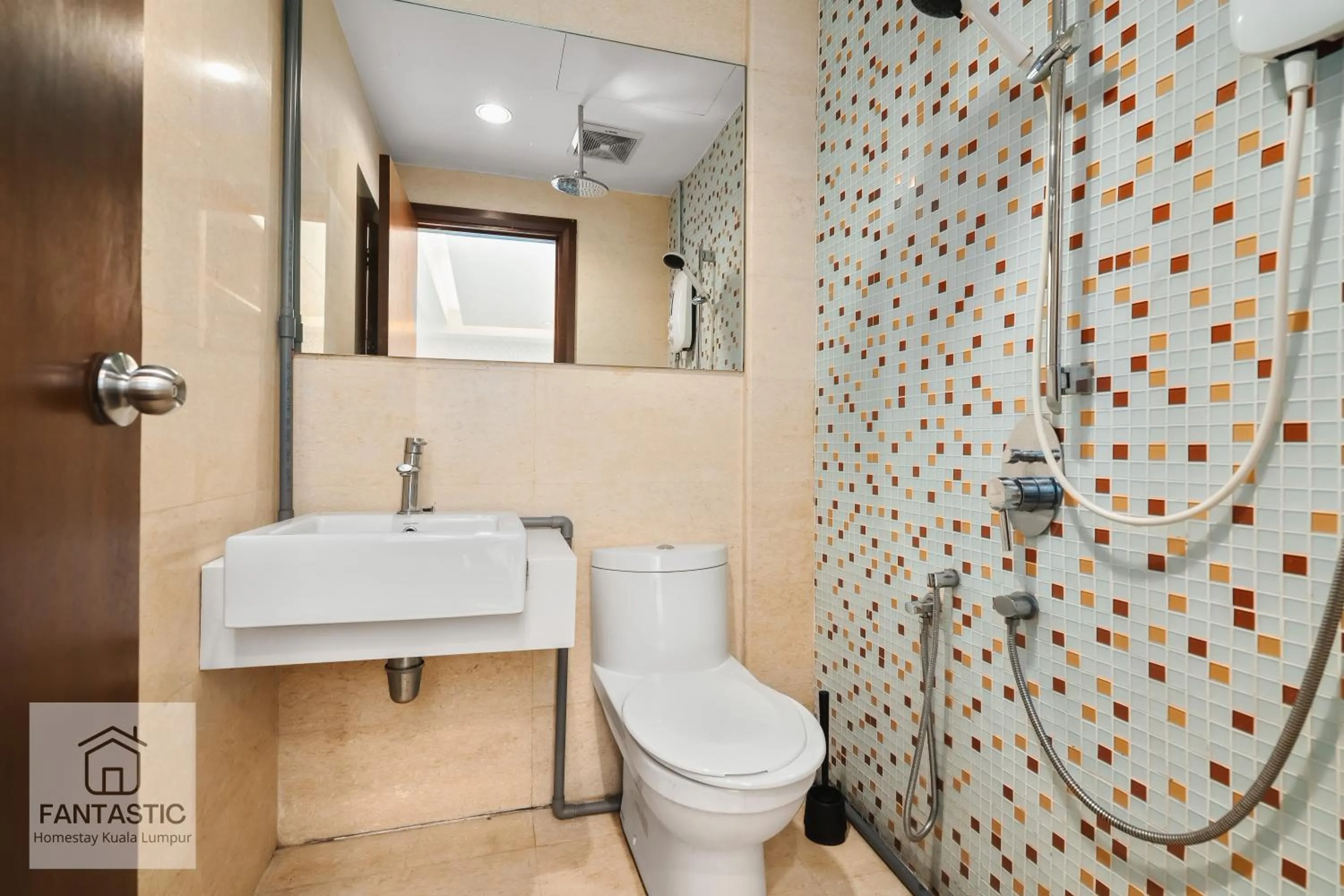 Regalia Residence @ KLCC View Sky Pool by KC