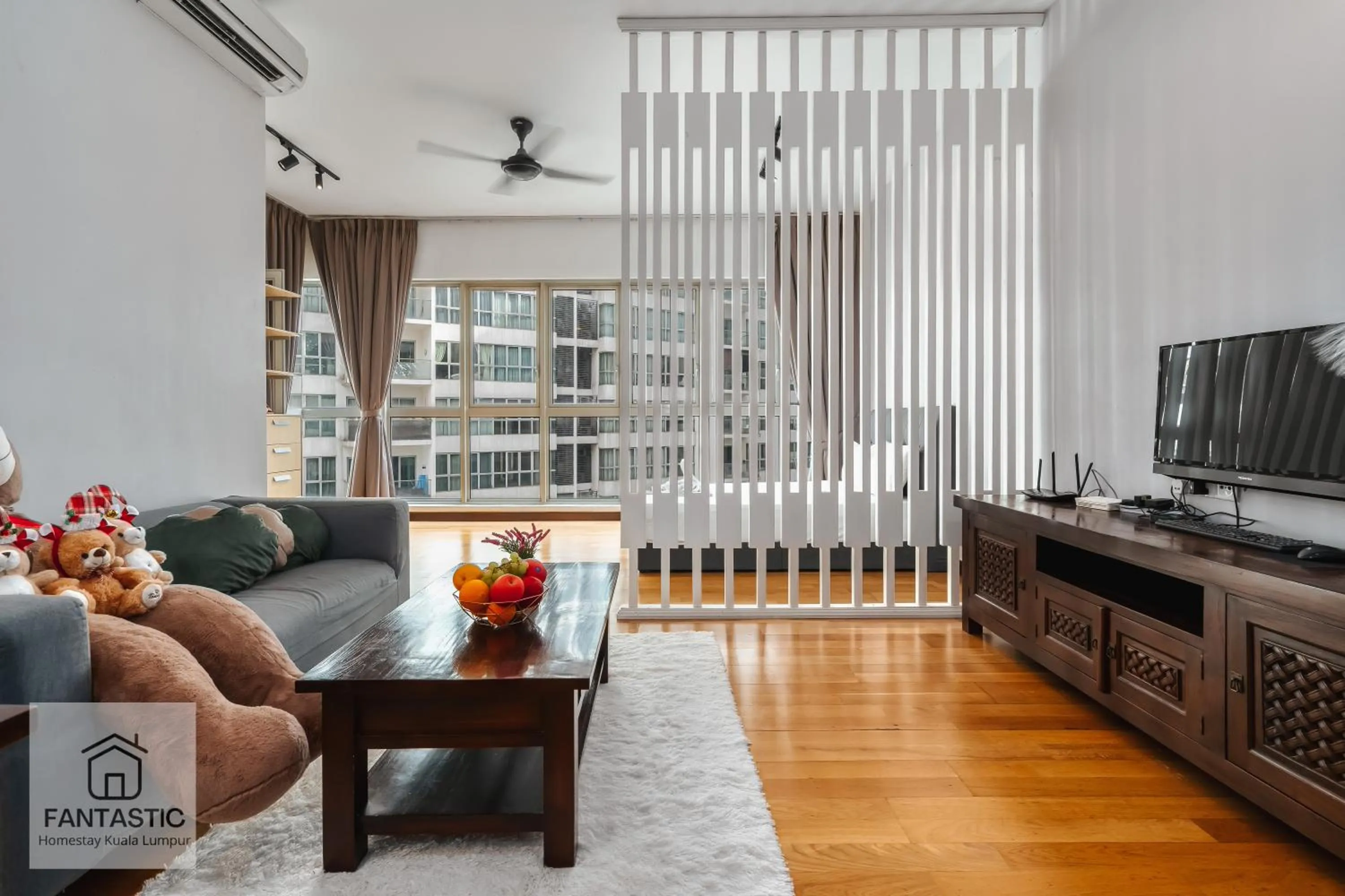 Regalia Residence @ KLCC View Sky Pool by KC