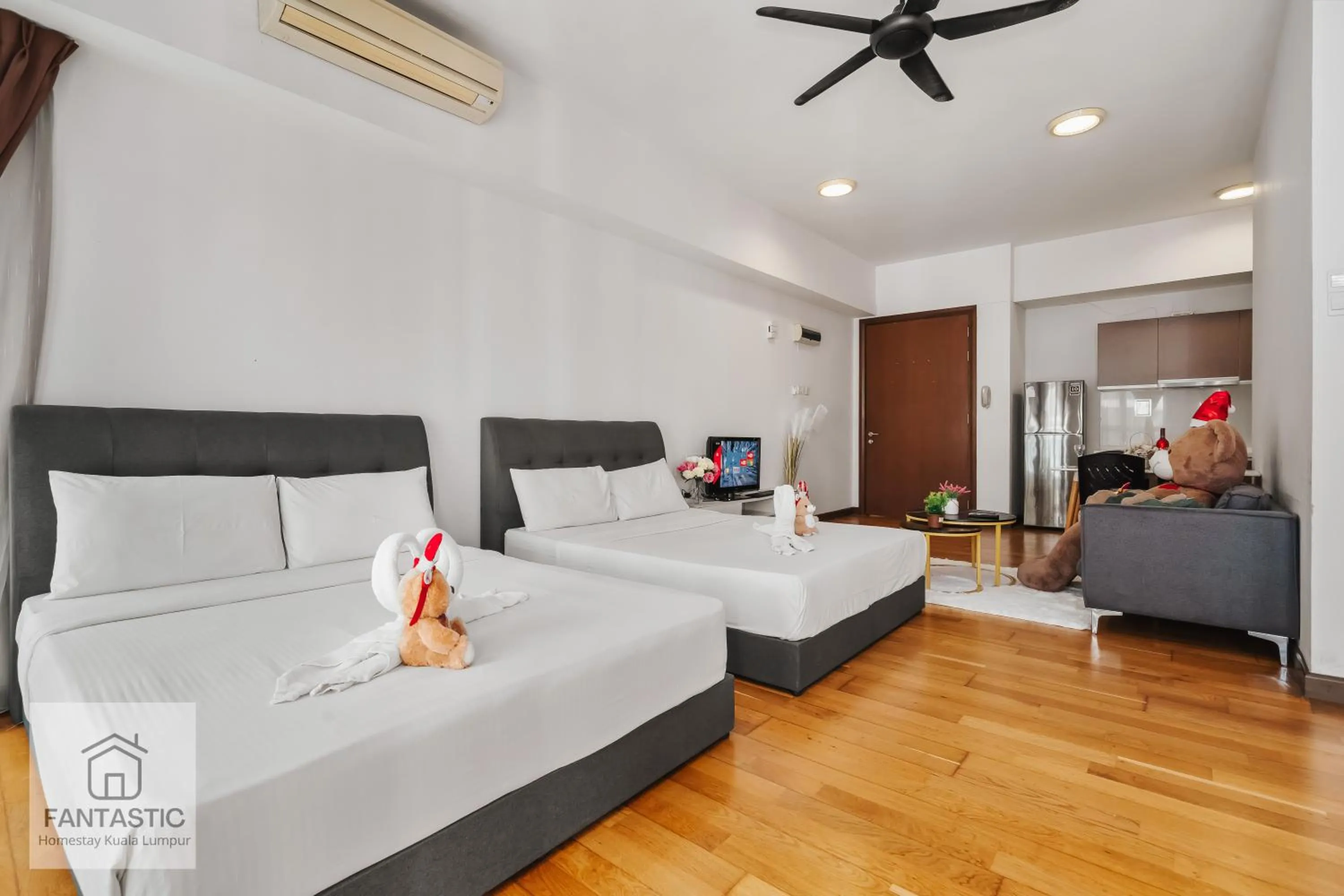 Bed in Regalia Residence @ KLCC View Sky Pool by KC