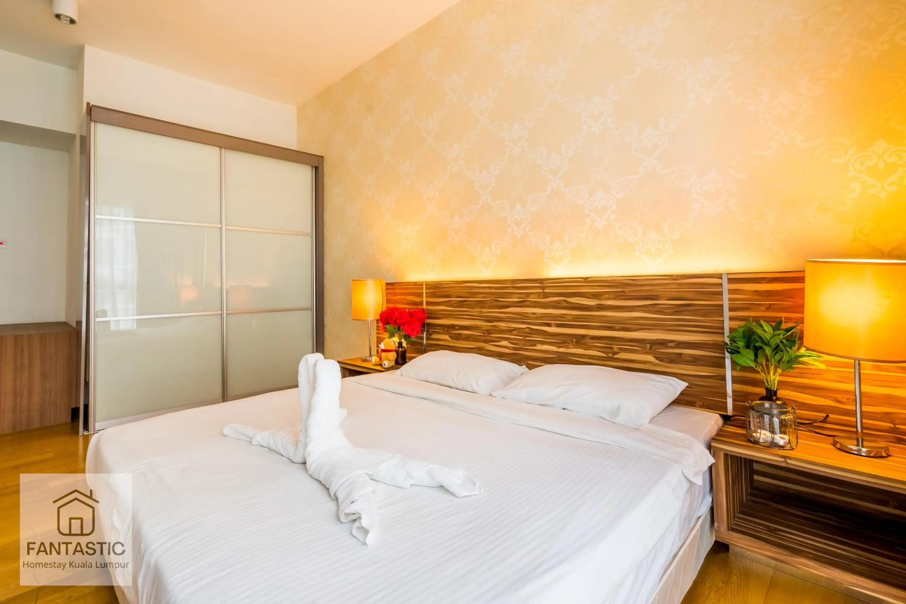 Bed in Regalia Residence @ KLCC View Sky Pool by KC