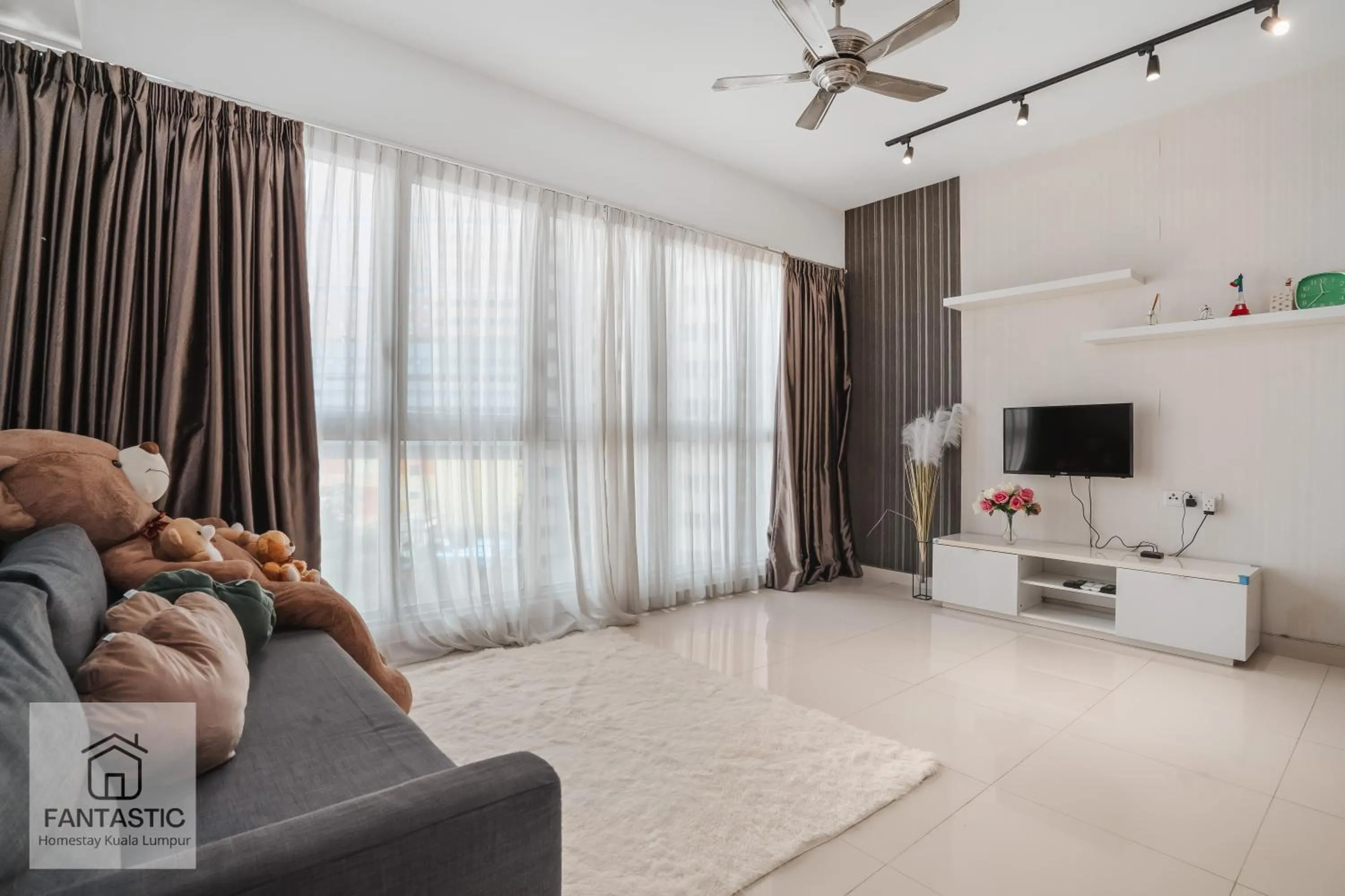 Regalia Residence @ KLCC View Sky Pool by KC