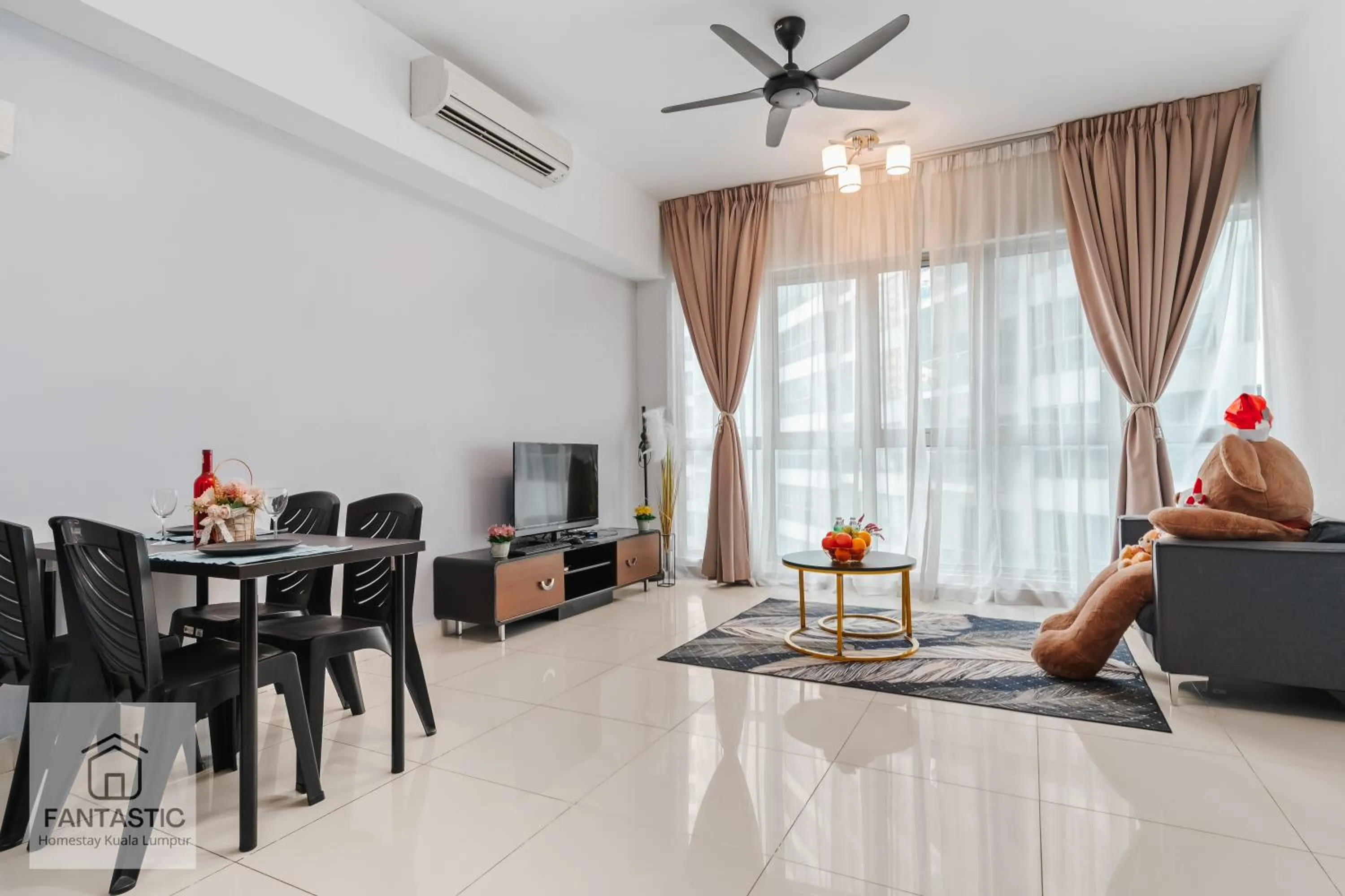 Regalia Residence @ KLCC View Sky Pool by KC