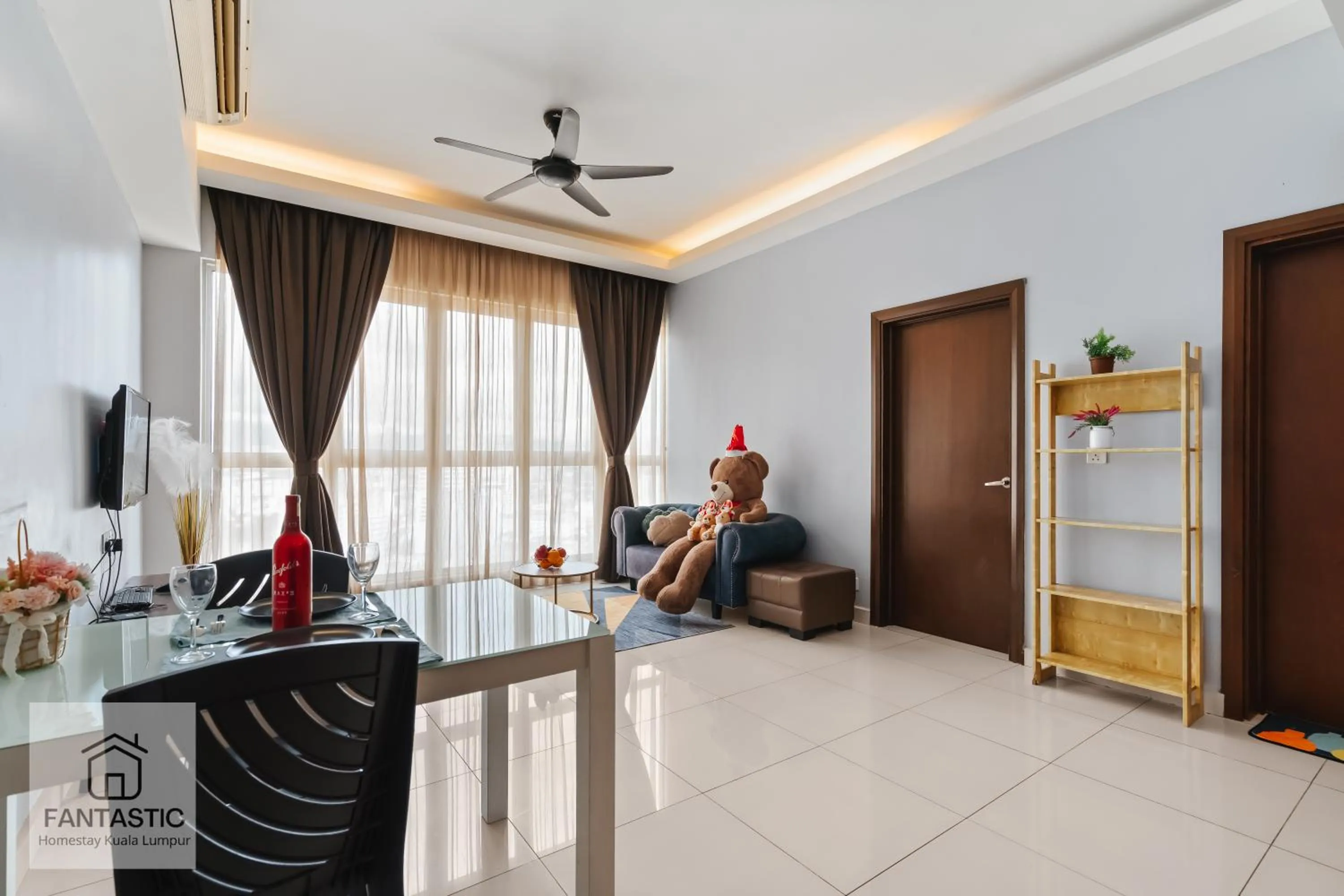 Regalia Residence @ KLCC View Sky Pool by KC