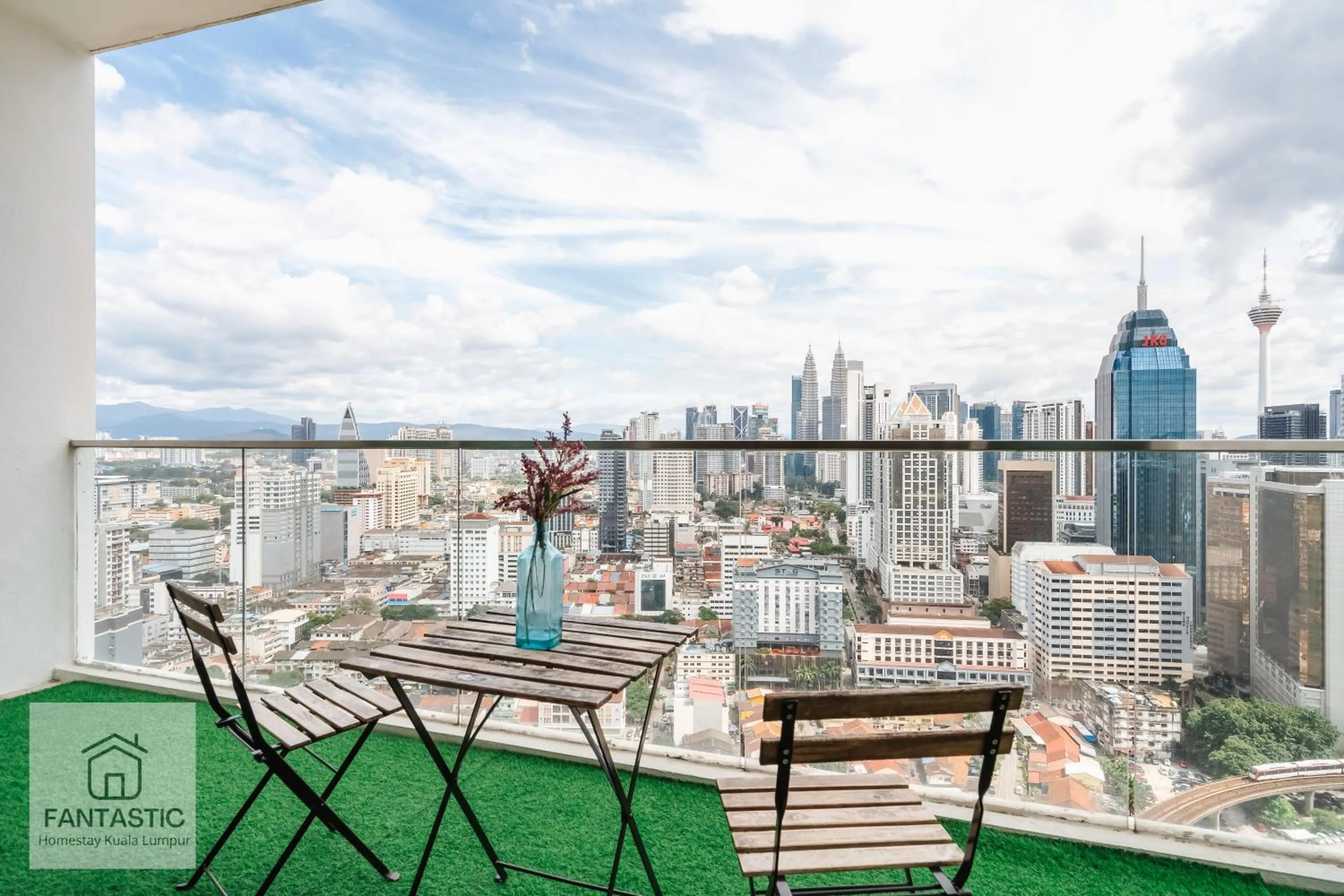 Regalia Residence @ KLCC View Sky Pool by KC