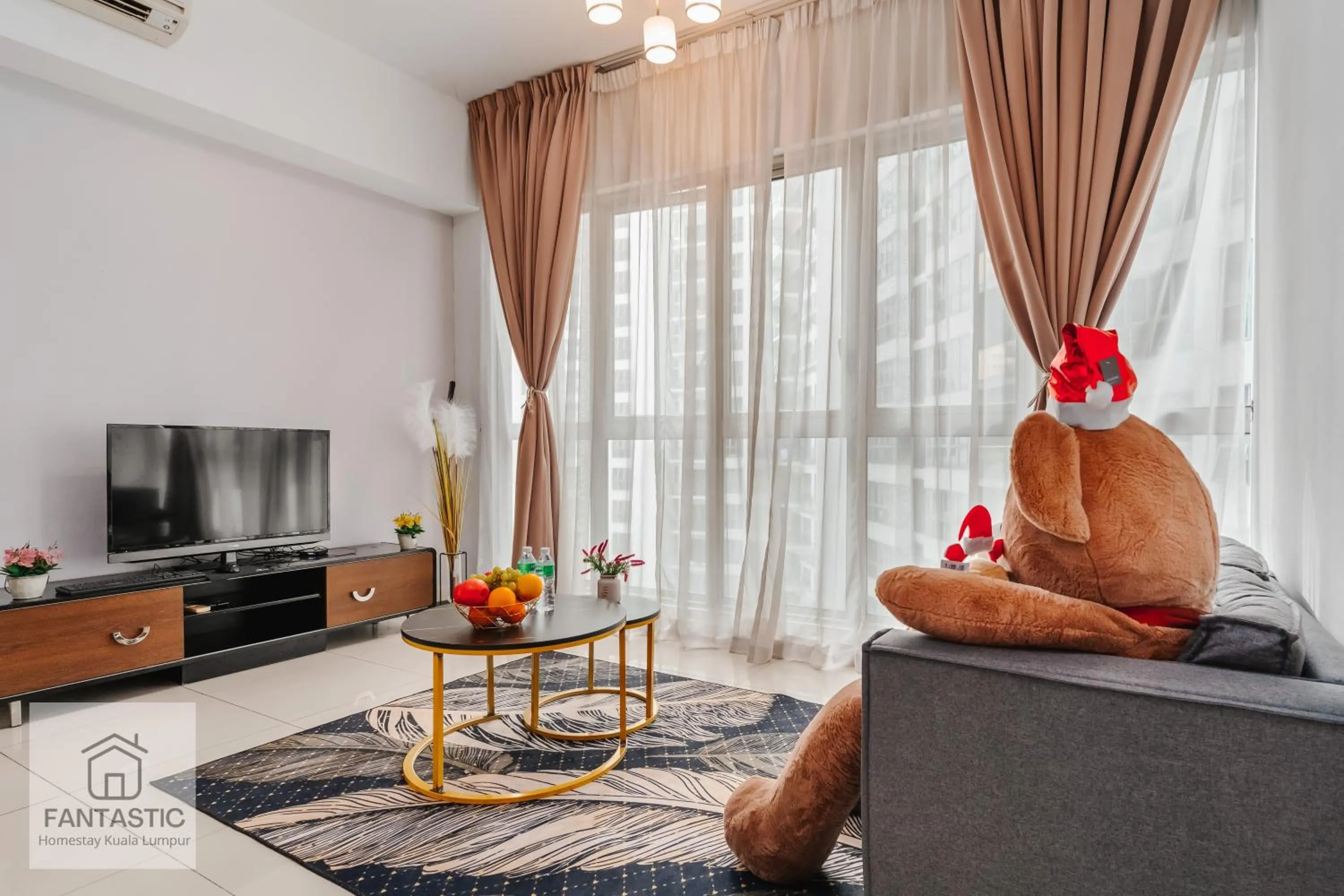 Regalia Residence @ KLCC View Sky Pool by KC