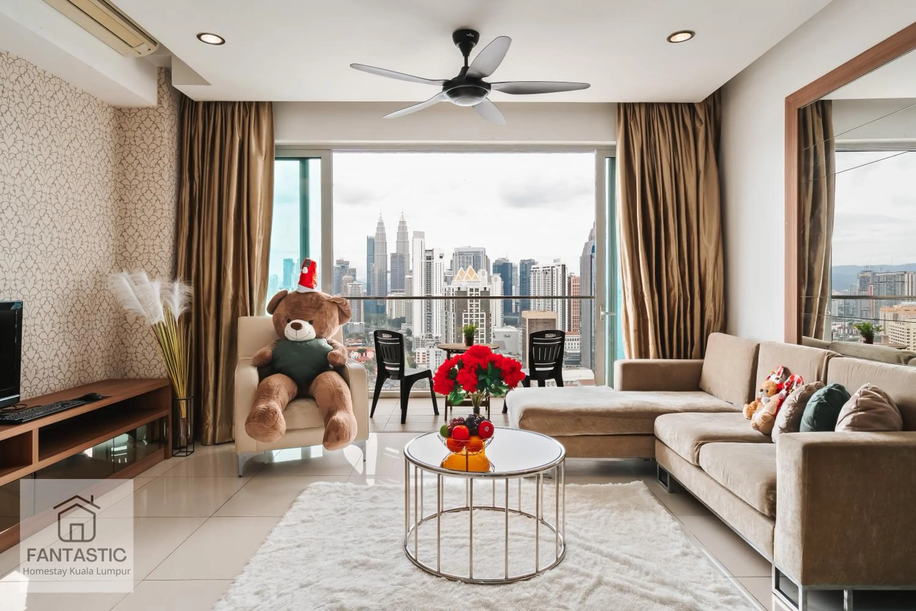 Regalia Residence @ KLCC View Sky Pool by KC